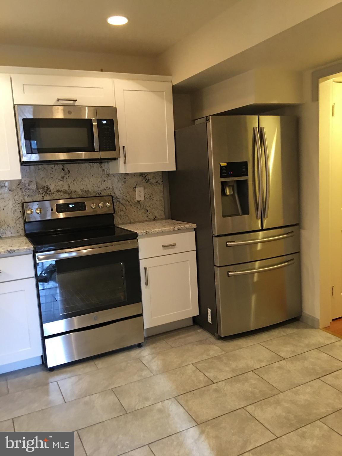 KENWOOD FOREST - Residential Lease