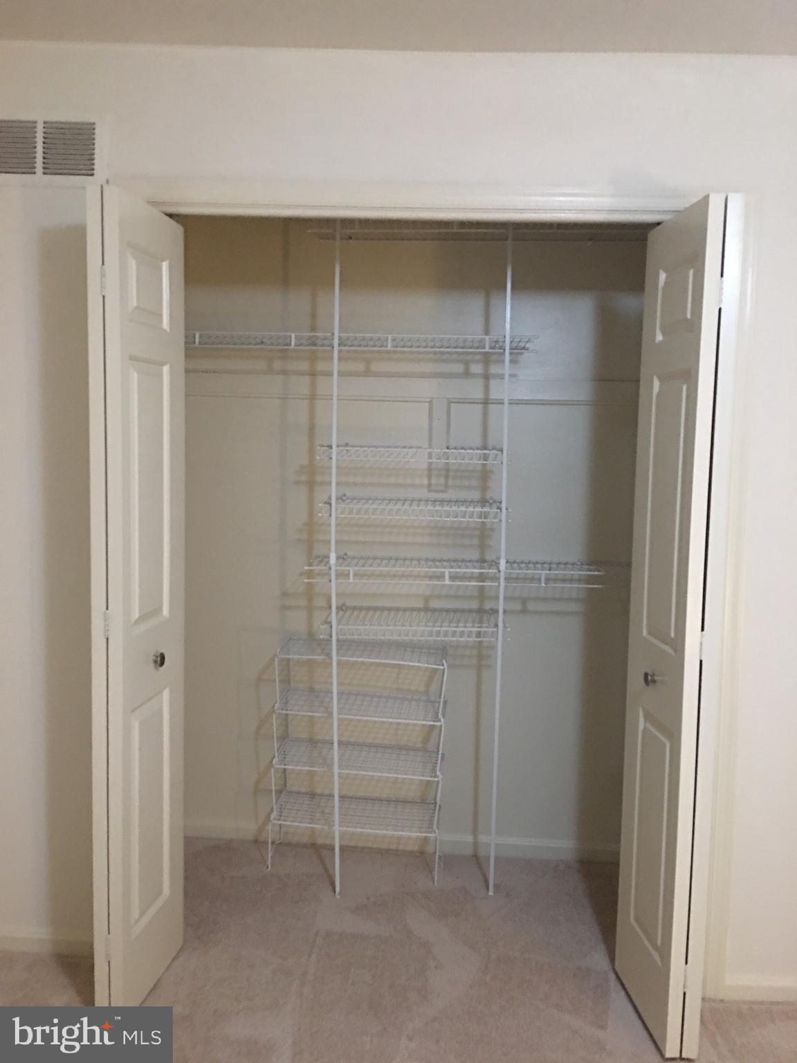 KENWOOD FOREST - Residential Lease