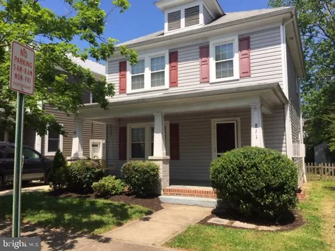 811 Wolfe Street, Fredericksburg, VA MLS: VAFB2008156