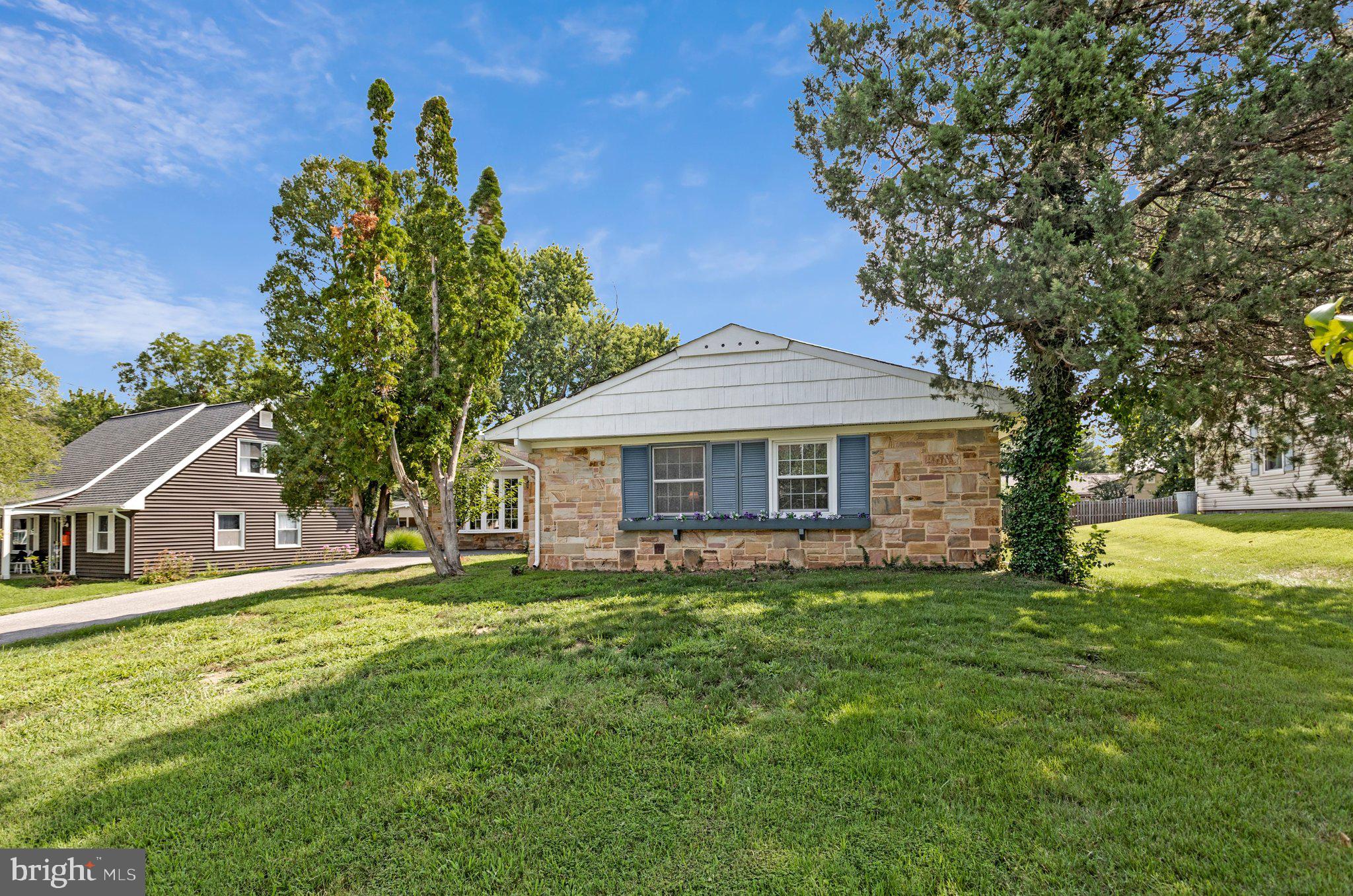 2405 KELSEY LANE