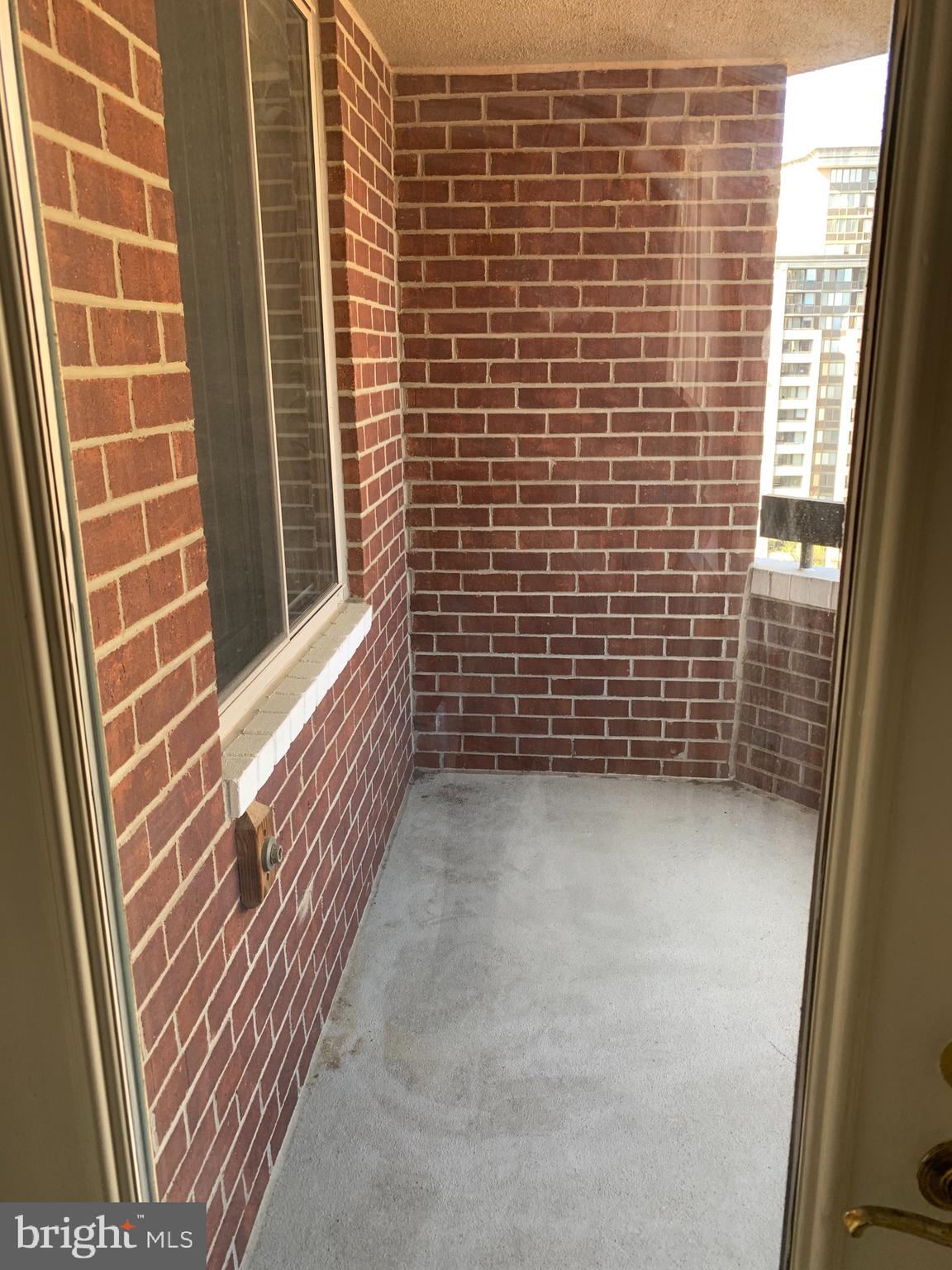 COURTHOUSE - Residential Lease