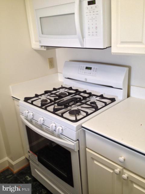 COURTHOUSE - Residential Lease