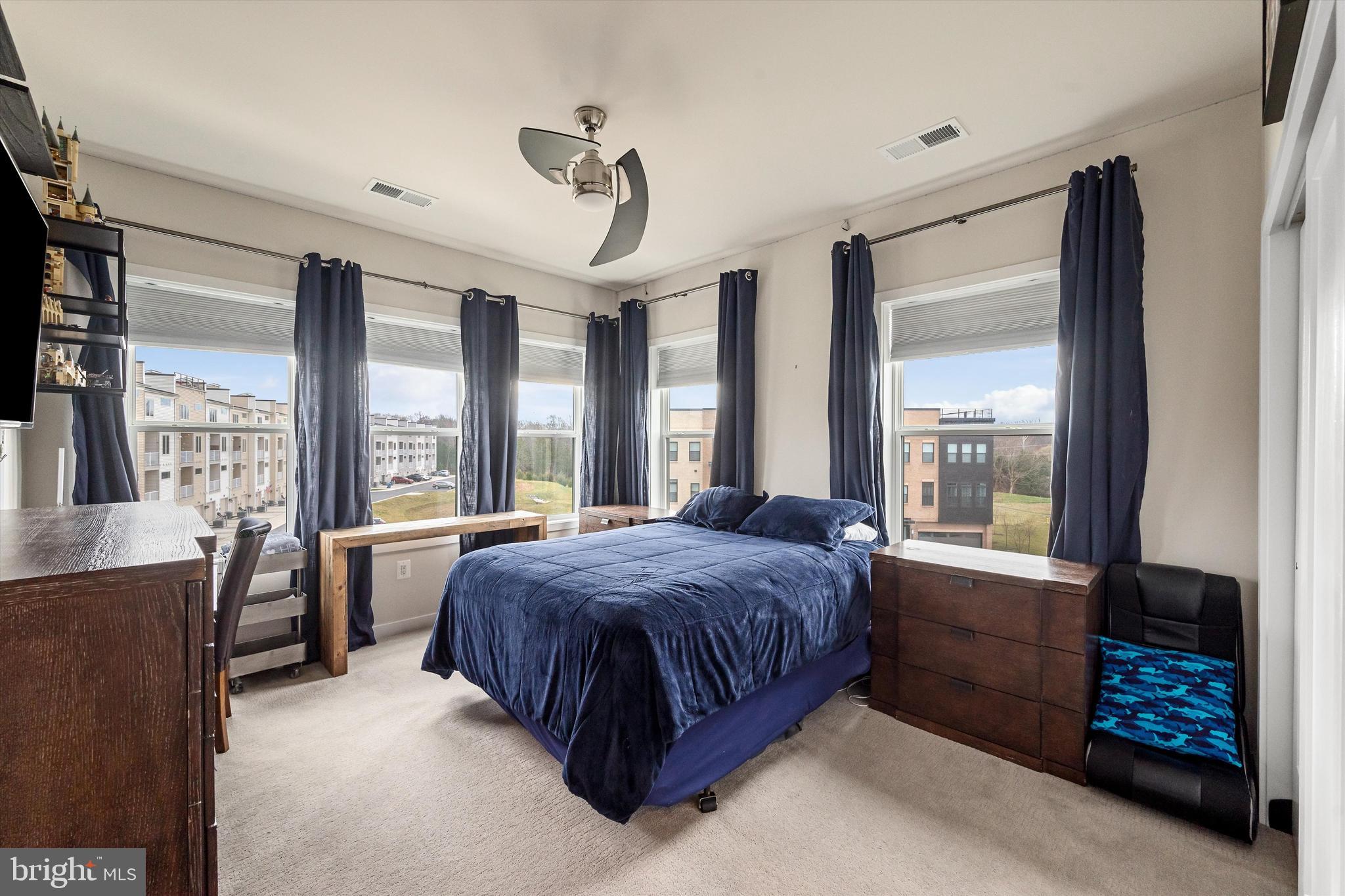 LOUDOUN VALLEY ESTATES 2 - Residential