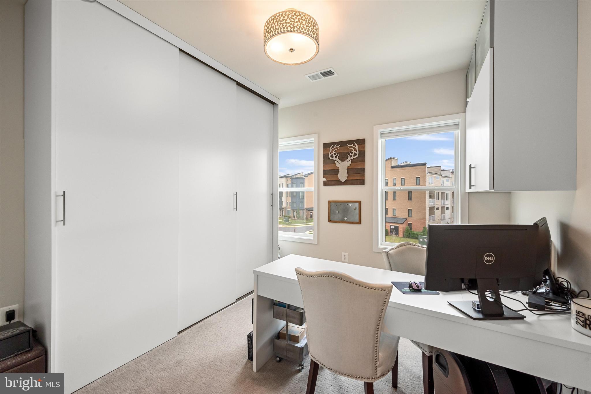 LOUDOUN VALLEY ESTATES 2 - Residential