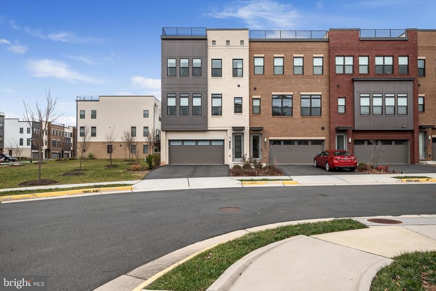 OPEN HOUSE Sunday, January 7th, 12PM-2PM - Welcome to 43132 Birch Landing Square, an exquisite end unit luxury townhome in the heart of Ashburn, VA. Built in 2020 by Toll Brothers, this residence epitomizes modern living with impeccable design and attention to detail.This 3 bedroom, 3.5-bathroom home offers a perfect blend of sophistication and comfort. As you enter the main level, you'll be greeted by the seamless flow of space, adorned with high-end finishes and an abundance of natural light. The heart of this home is the chef's kitchen, boasting waterfall granite countertops, an exquisite backsplash, and top-of-the-line stainless steel appliances. Whether you're hosting a dinner party or enjoying a quiet meal, this kitchen is a culinary dream come true. The luxurious living space extends to the outdoors with a Trex deck that overlooks the serene courtyard, providing a perfect spot for relaxation and entertainment. The fourth-floor terrace offers an elevated retreat, allowing you to unwind while enjoying scenic views. Convenience meets elegance in this Toll Brothers masterpiece, where modern amenities and timeless design come together. The location is equally impressive, offering easy access to nearby amenities, shopping, and dining.  Loudoun Valley II offers an outdoor community pool, with a clubhouse and workout room!
Don't miss the opportunity to make this stunning townhome yours. Schedule a showing today and experience the epitome of luxury living in the Loudoun Valley II Community.