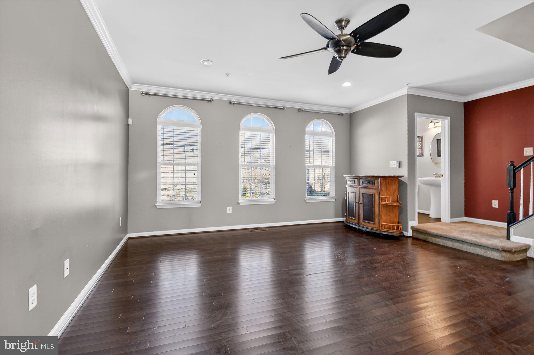 BEACH TREE - Residential Lease