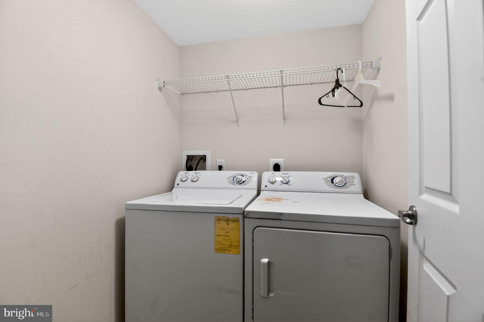 BEACH TREE - Residential Lease