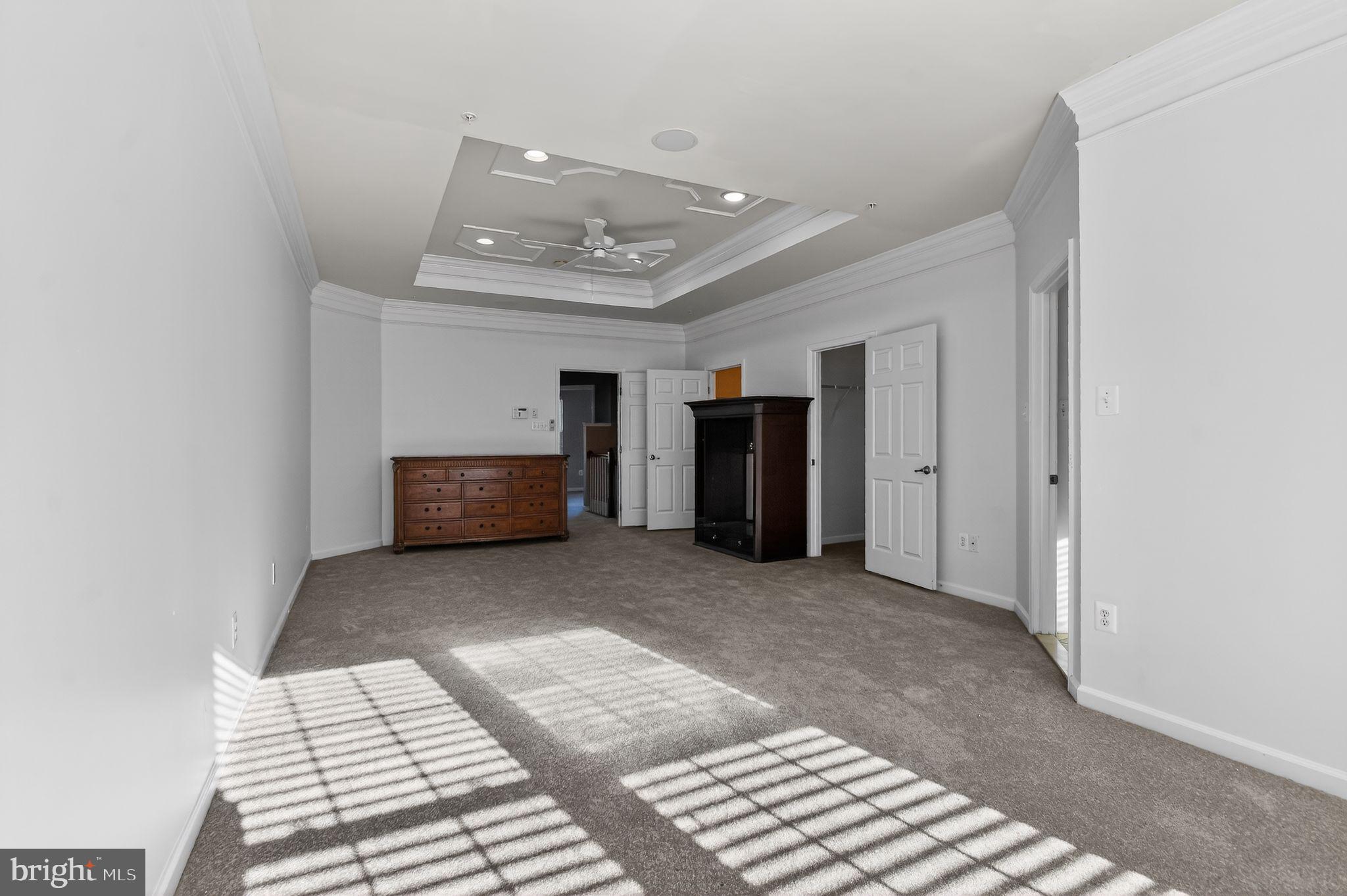 BEACH TREE - Residential Lease