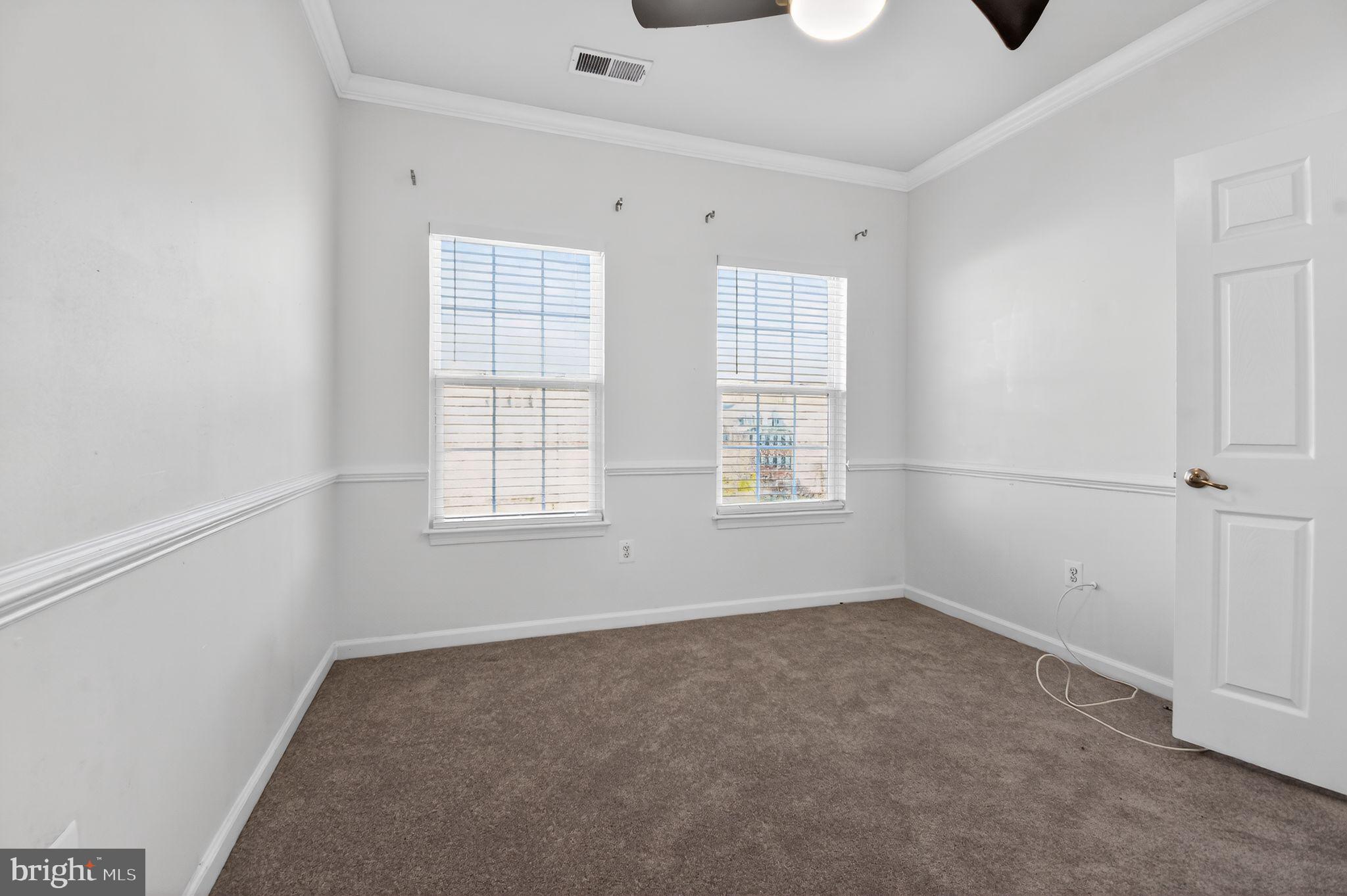 BEACH TREE - Residential Lease