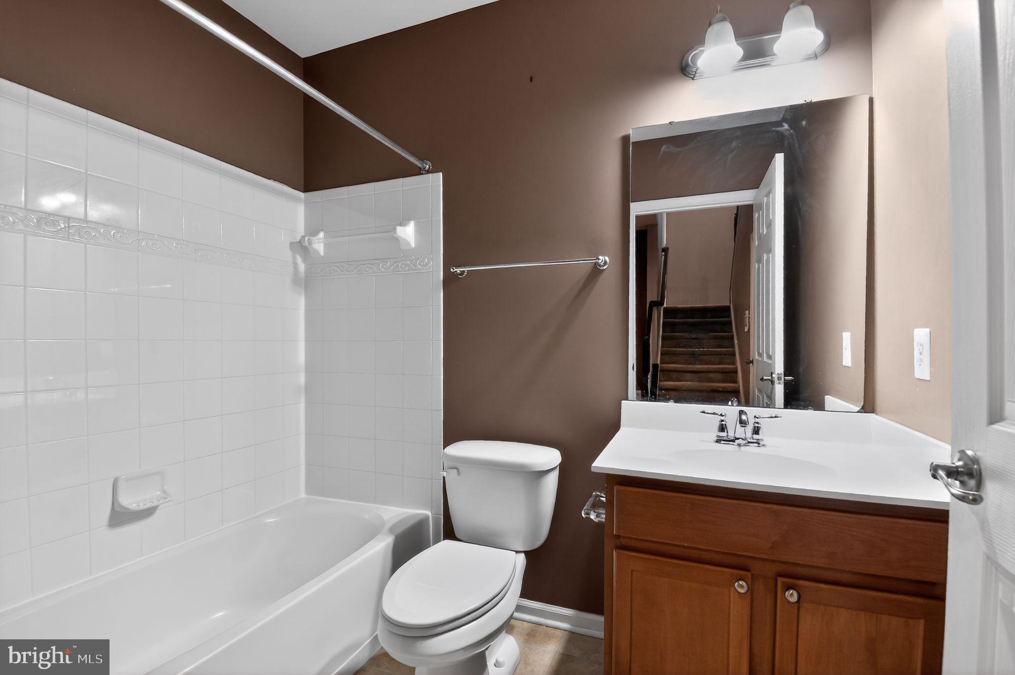 BEACH TREE - Residential Lease