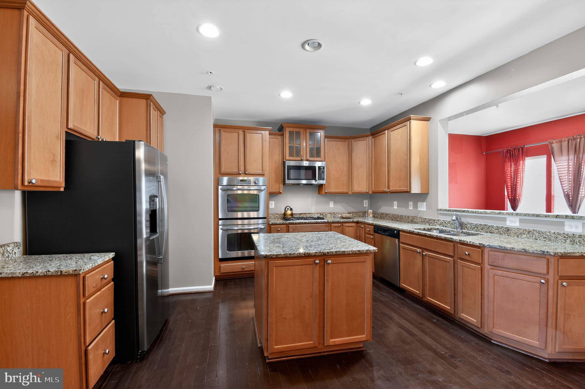 BEACH TREE - Residential Lease