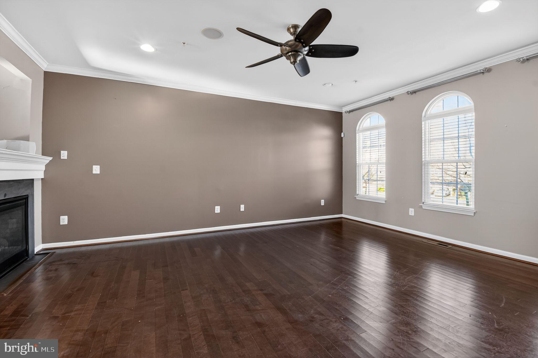 BEACH TREE - Residential Lease