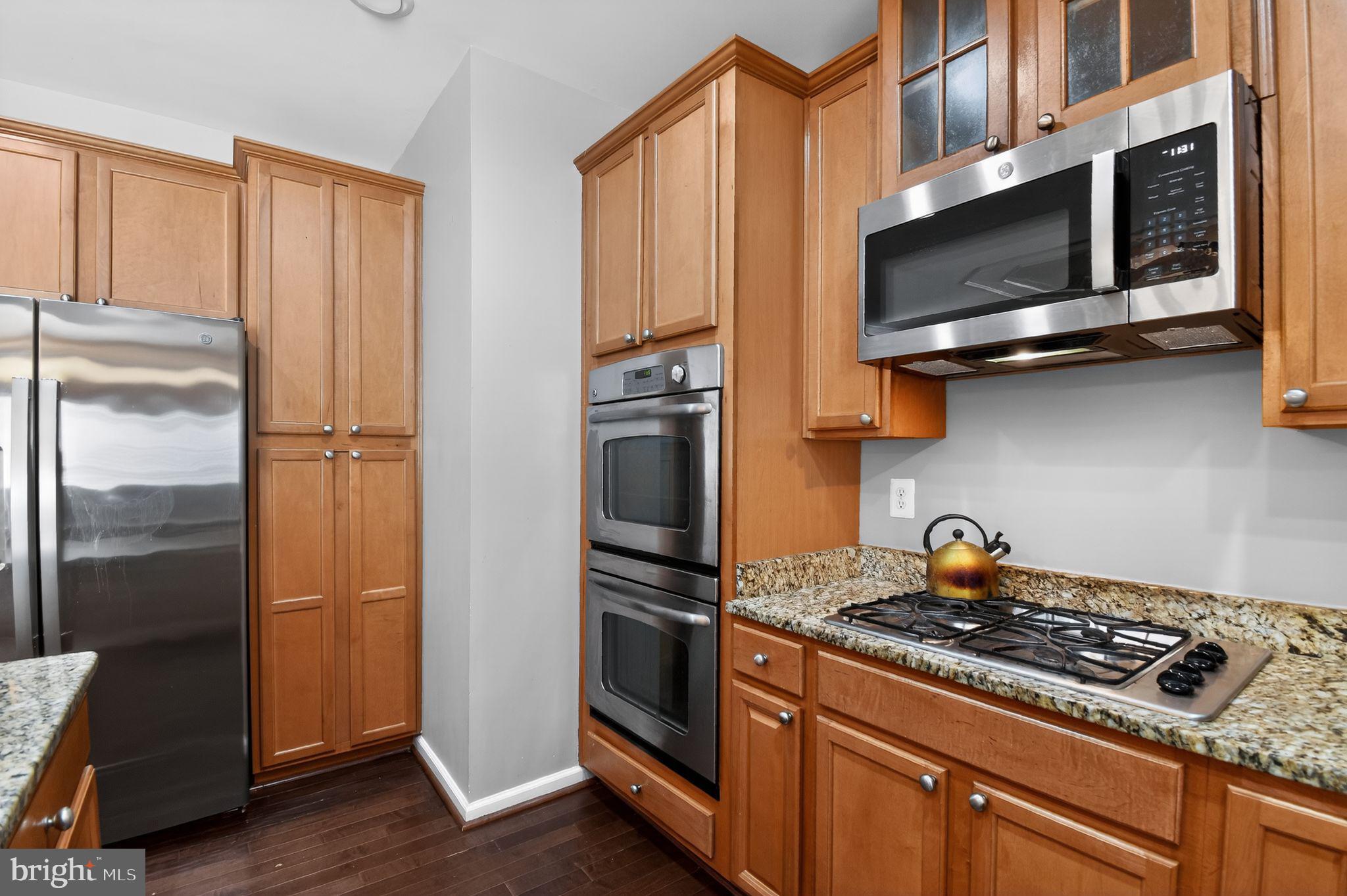 BEACH TREE - Residential Lease