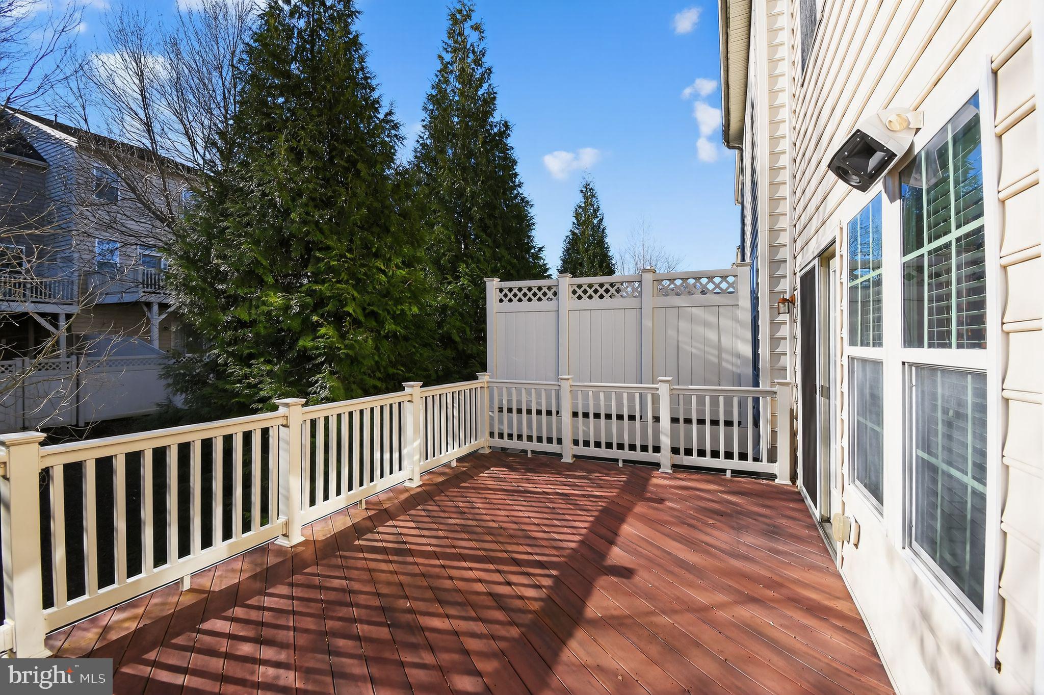 BEACH TREE - Residential Lease