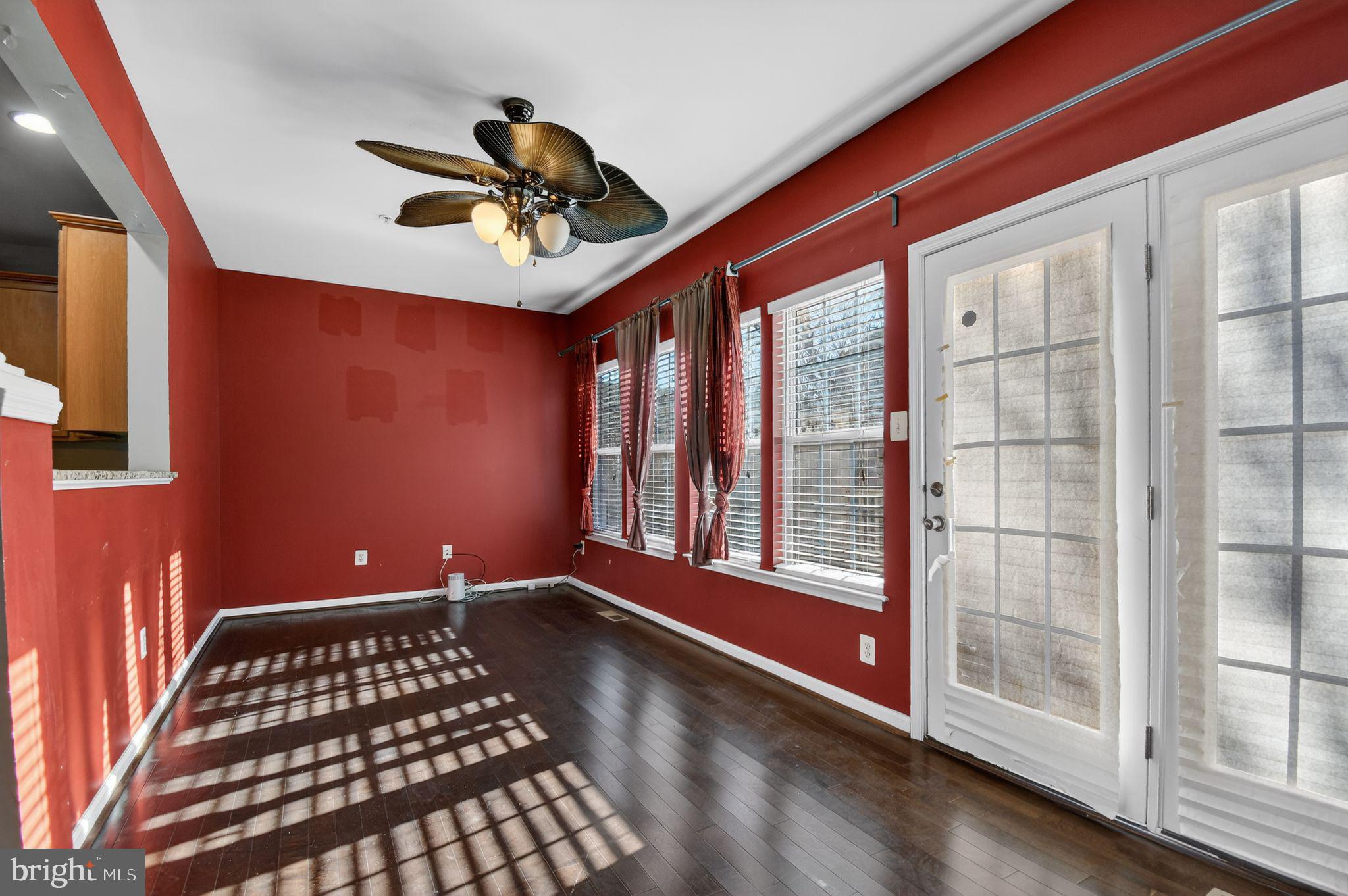 BEACH TREE - Residential Lease