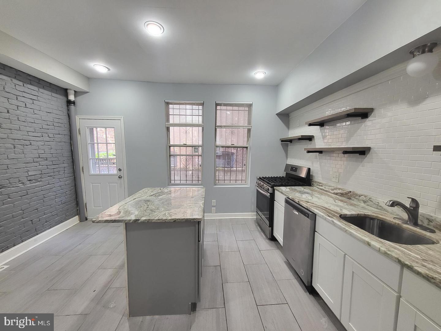5 S COLLINGTON AVENUE