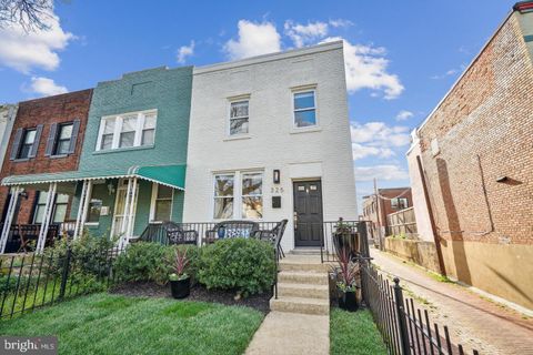 325 17TH STREET SE WASHINGTON DC 20003