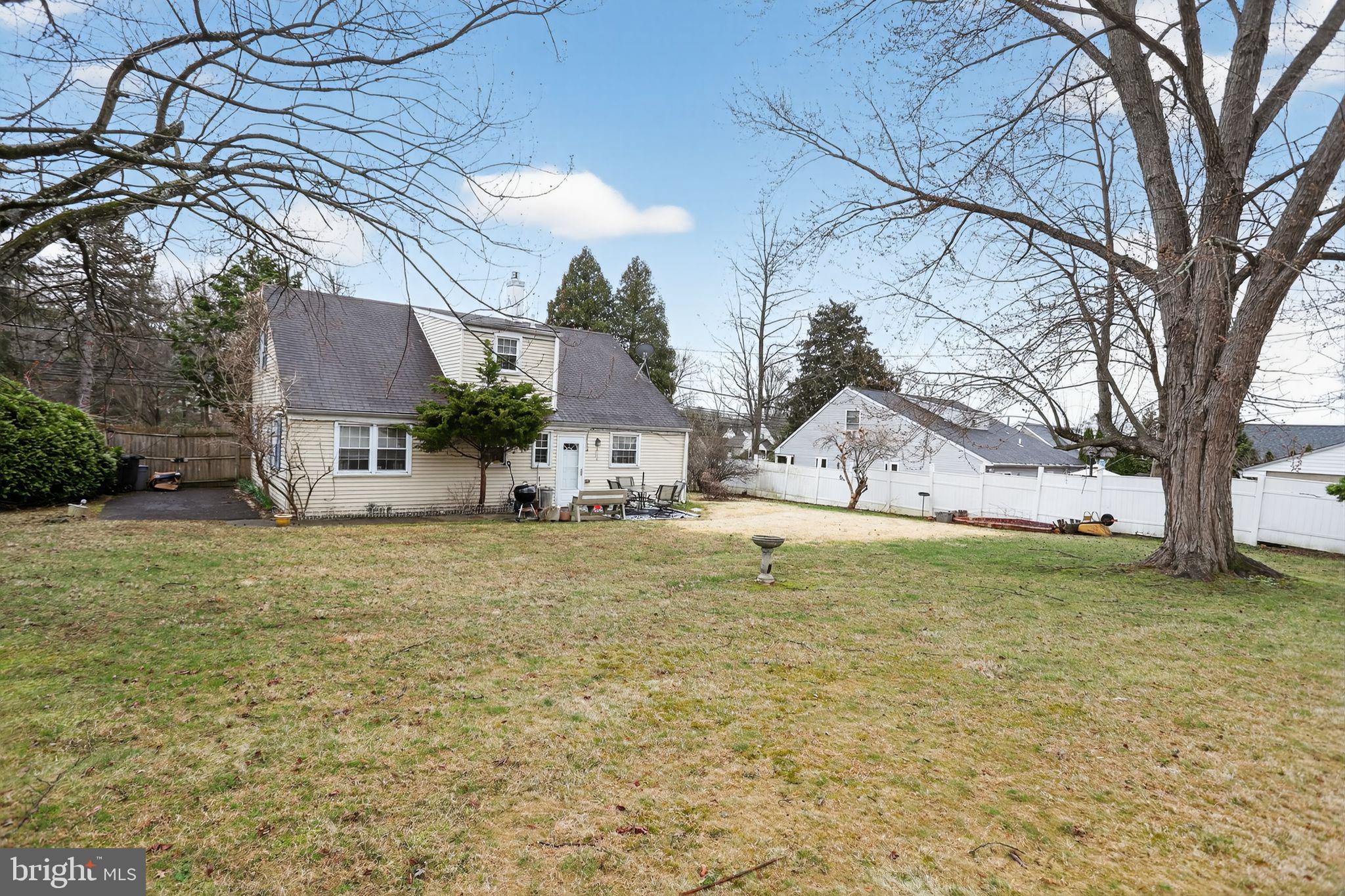 HUNTINGDON VALLEY - Residential
