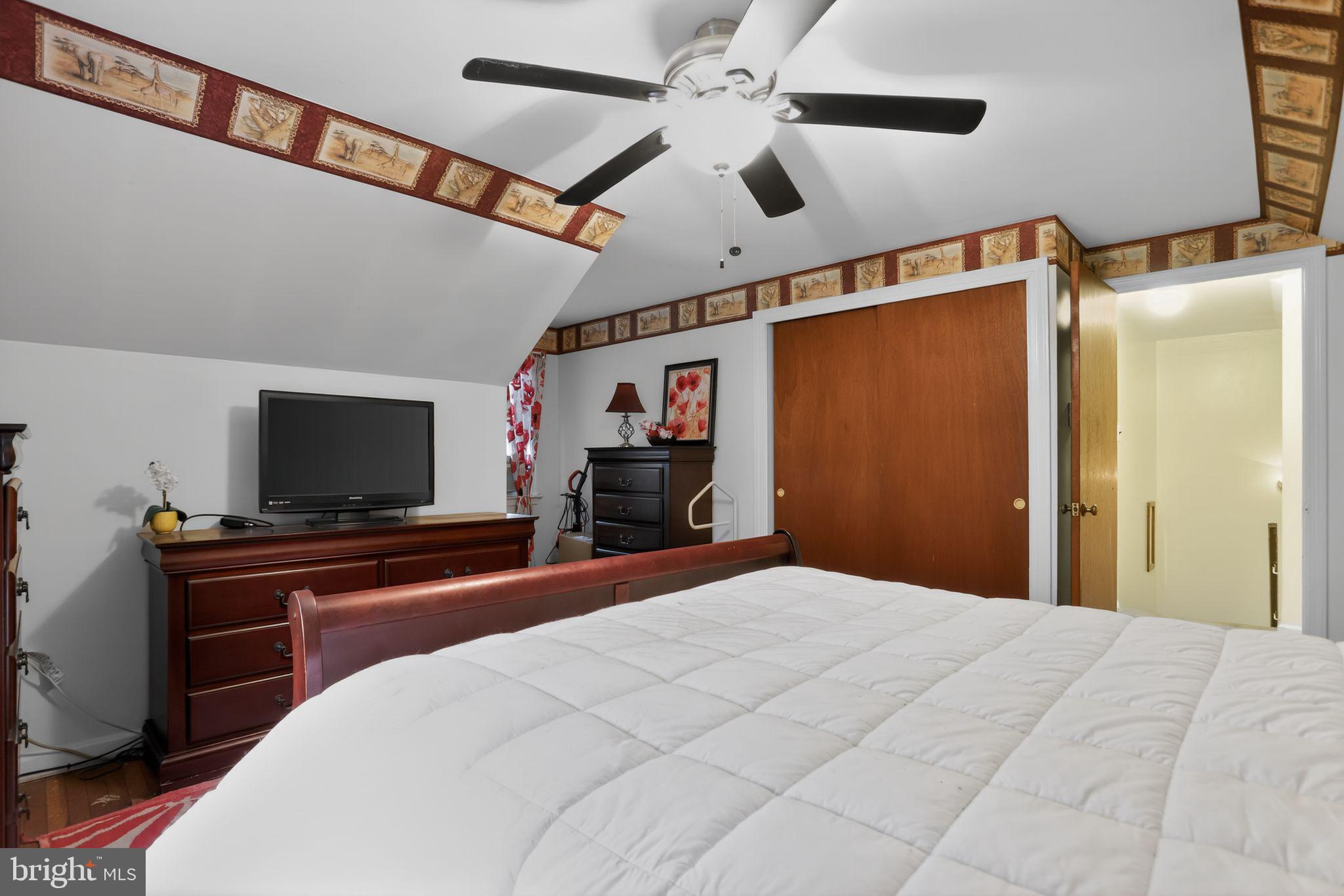 HUNTINGDON VALLEY - Residential