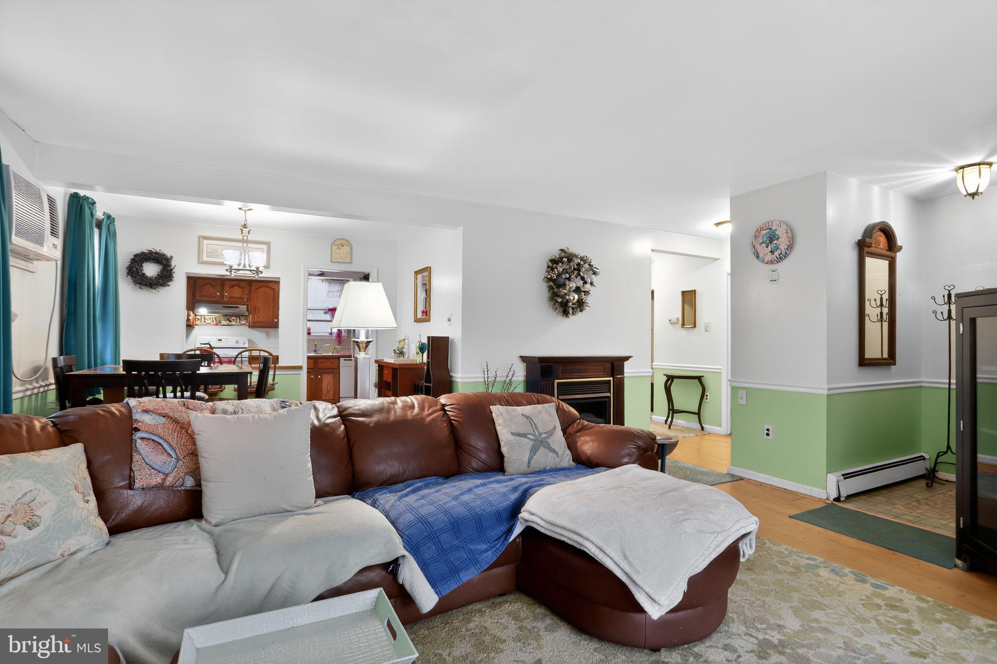 HUNTINGDON VALLEY - Residential