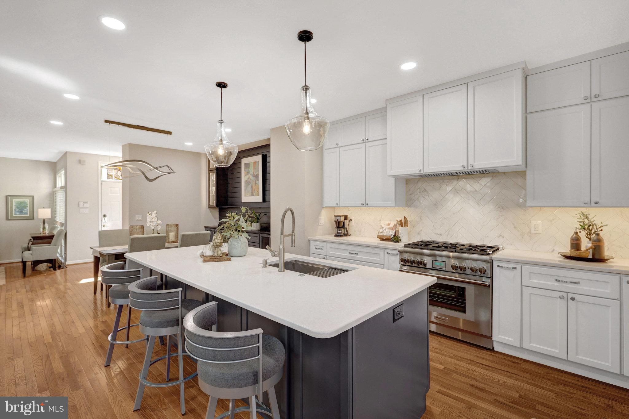 RESTON - Residential