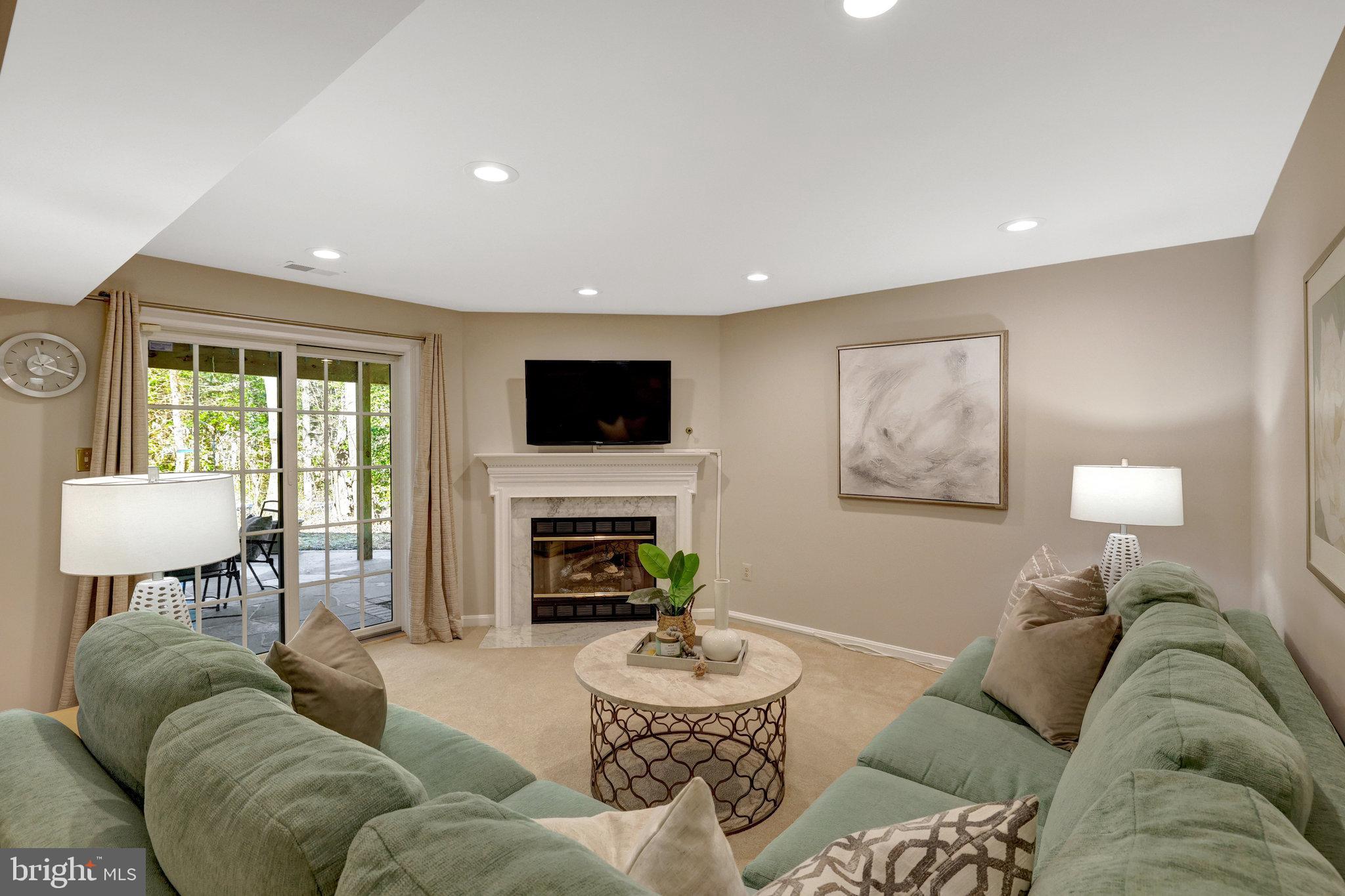 RESTON - Residential