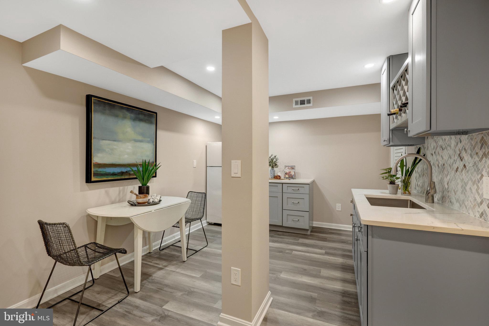 RESTON - Residential