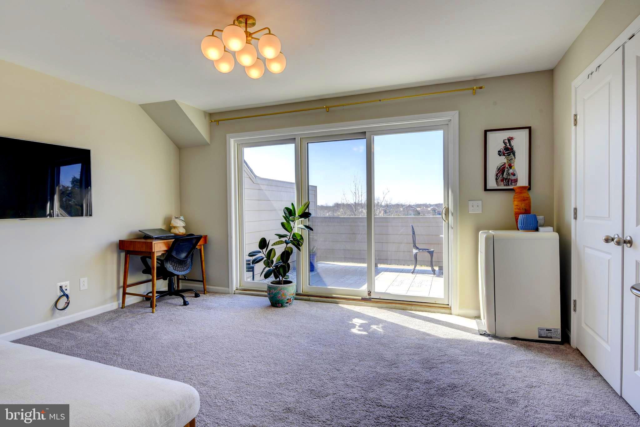 LOUDOUN PLACE - Residential Lease