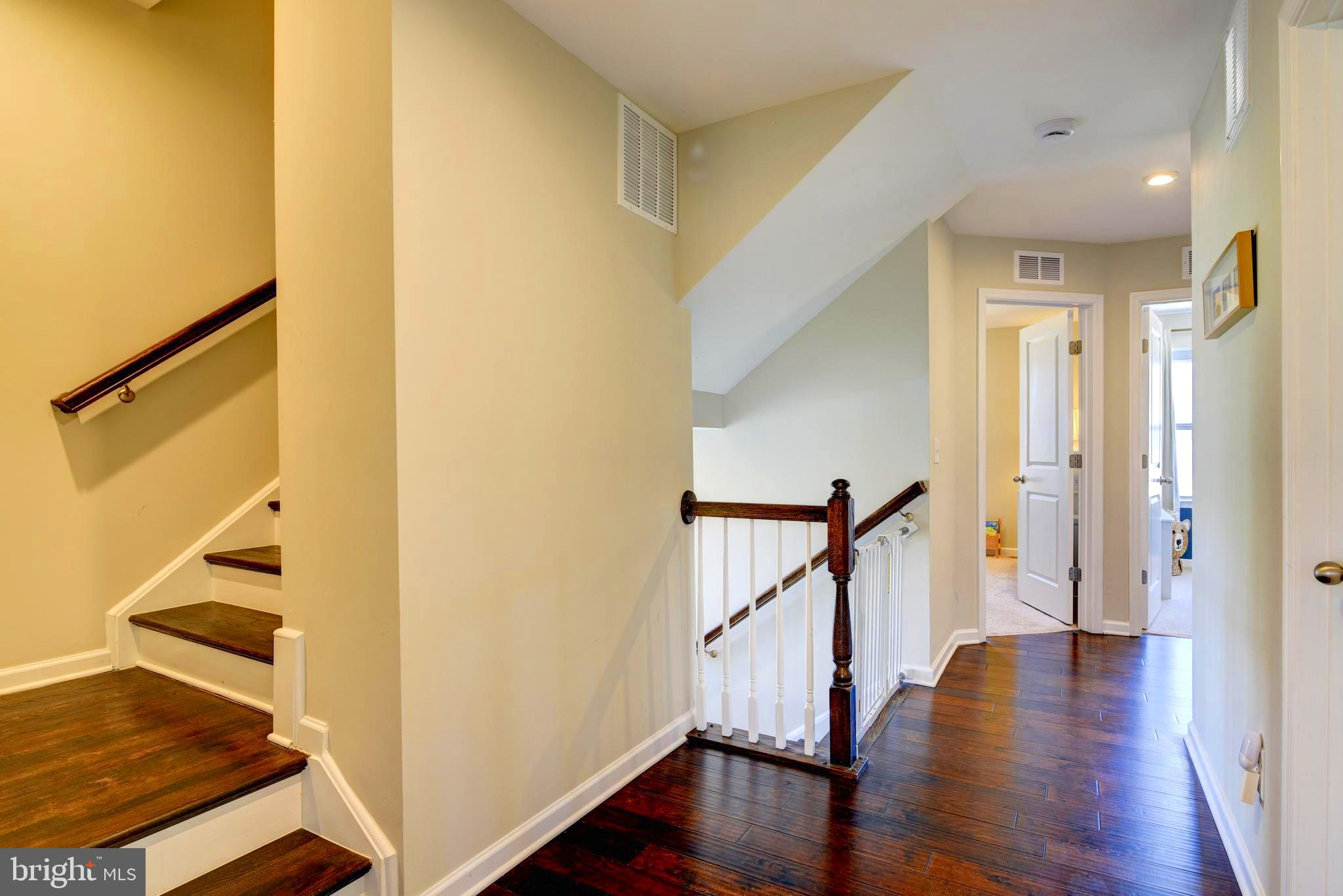 LOUDOUN PLACE - Residential Lease