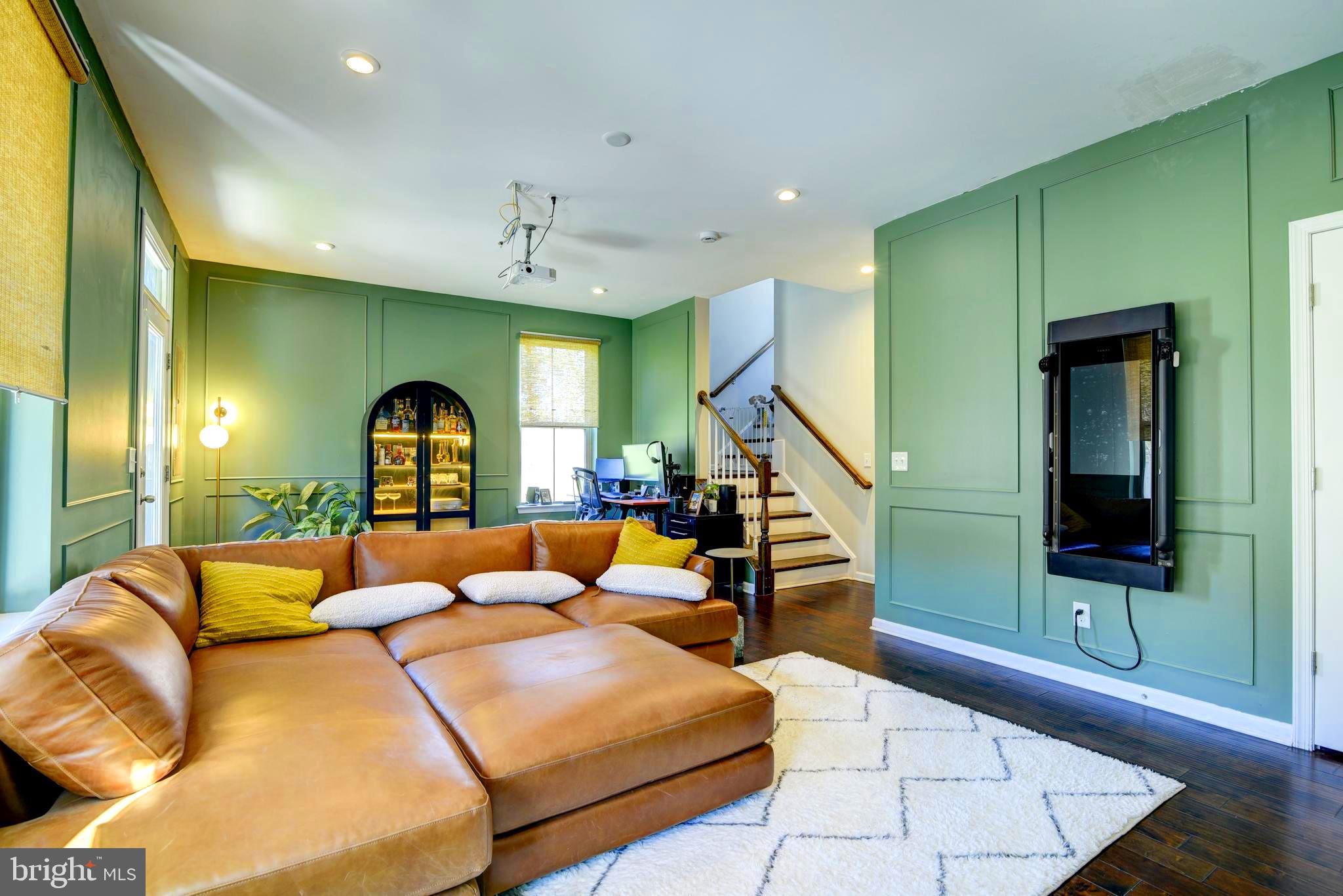 LOUDOUN PLACE - Residential Lease