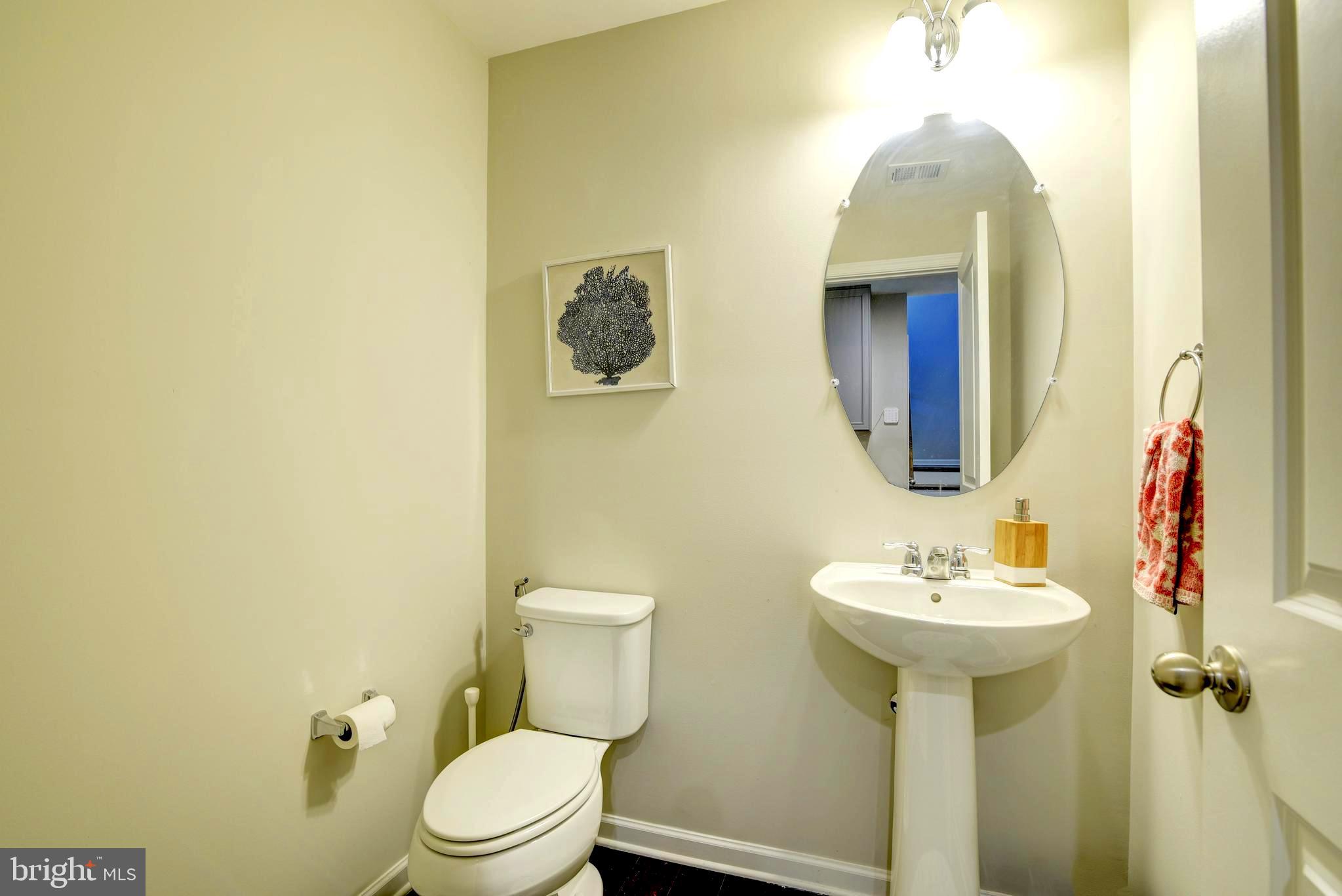 LOUDOUN PLACE - Residential Lease