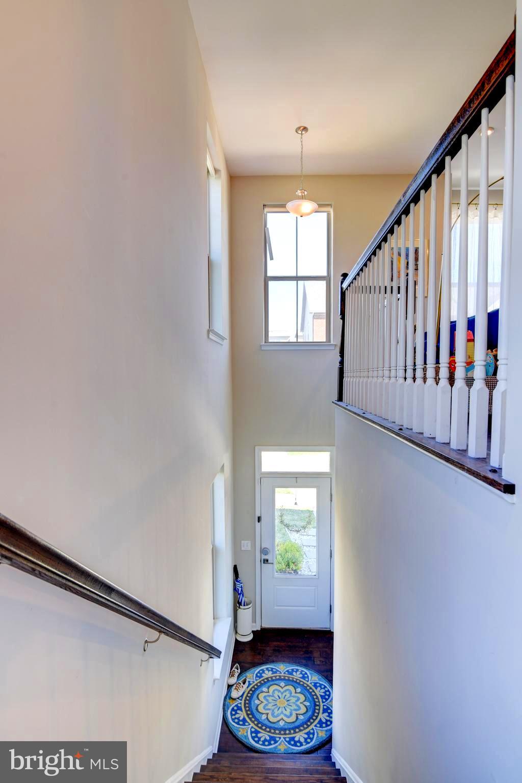 LOUDOUN PLACE - Residential Lease