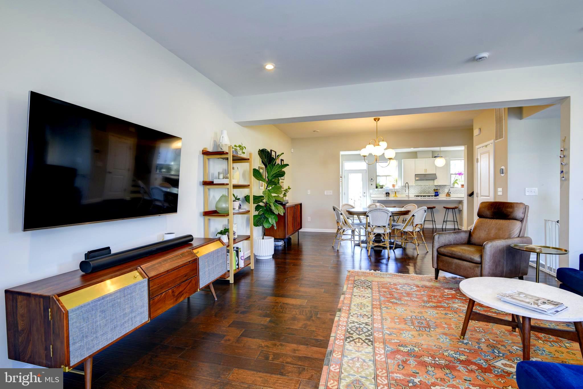 LOUDOUN PLACE - Residential Lease