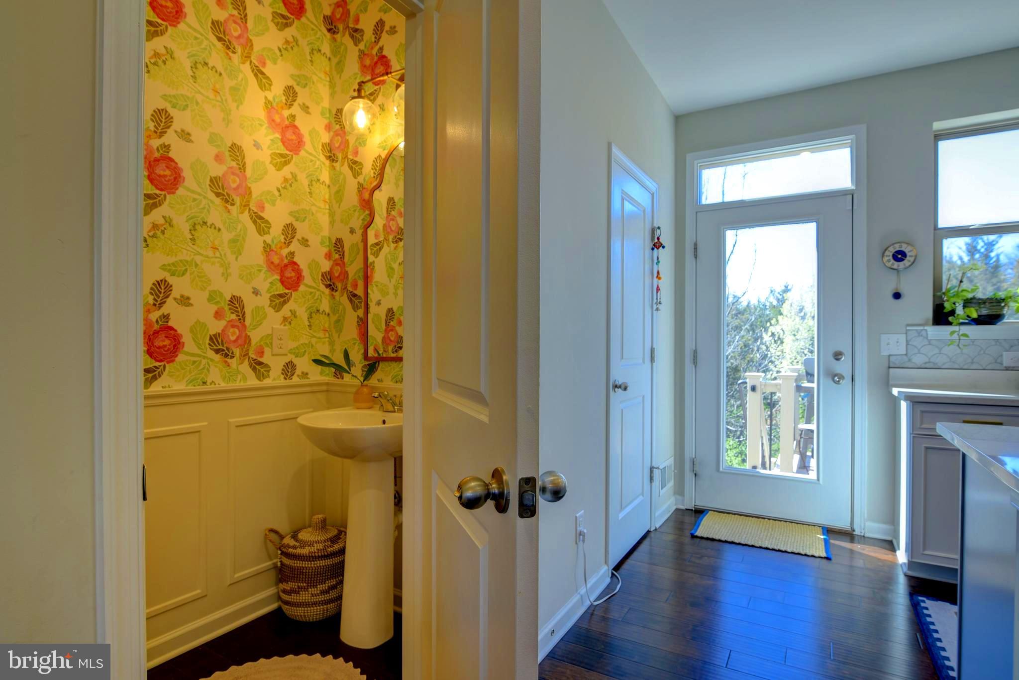 LOUDOUN PLACE - Residential Lease