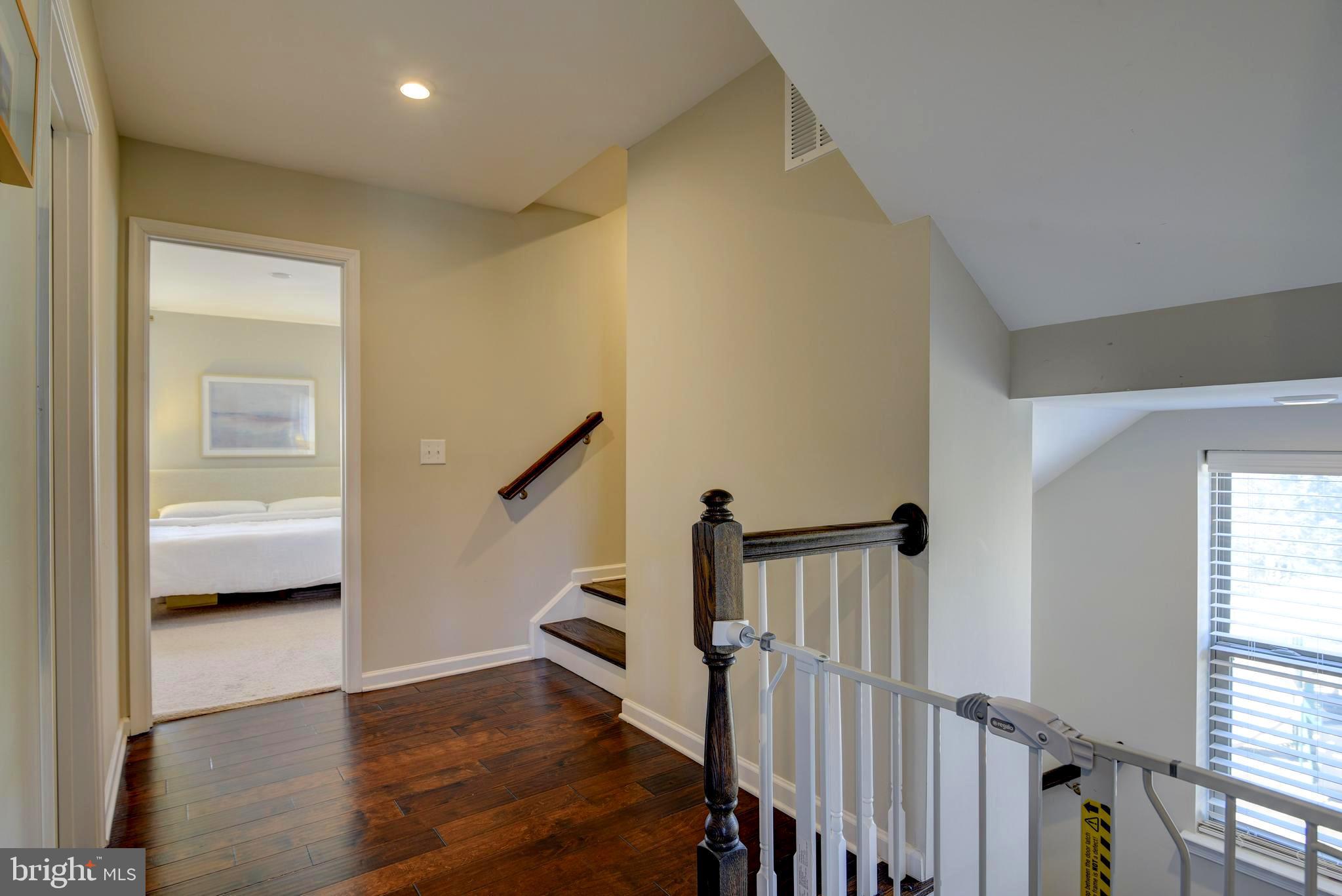 LOUDOUN PLACE - Residential Lease