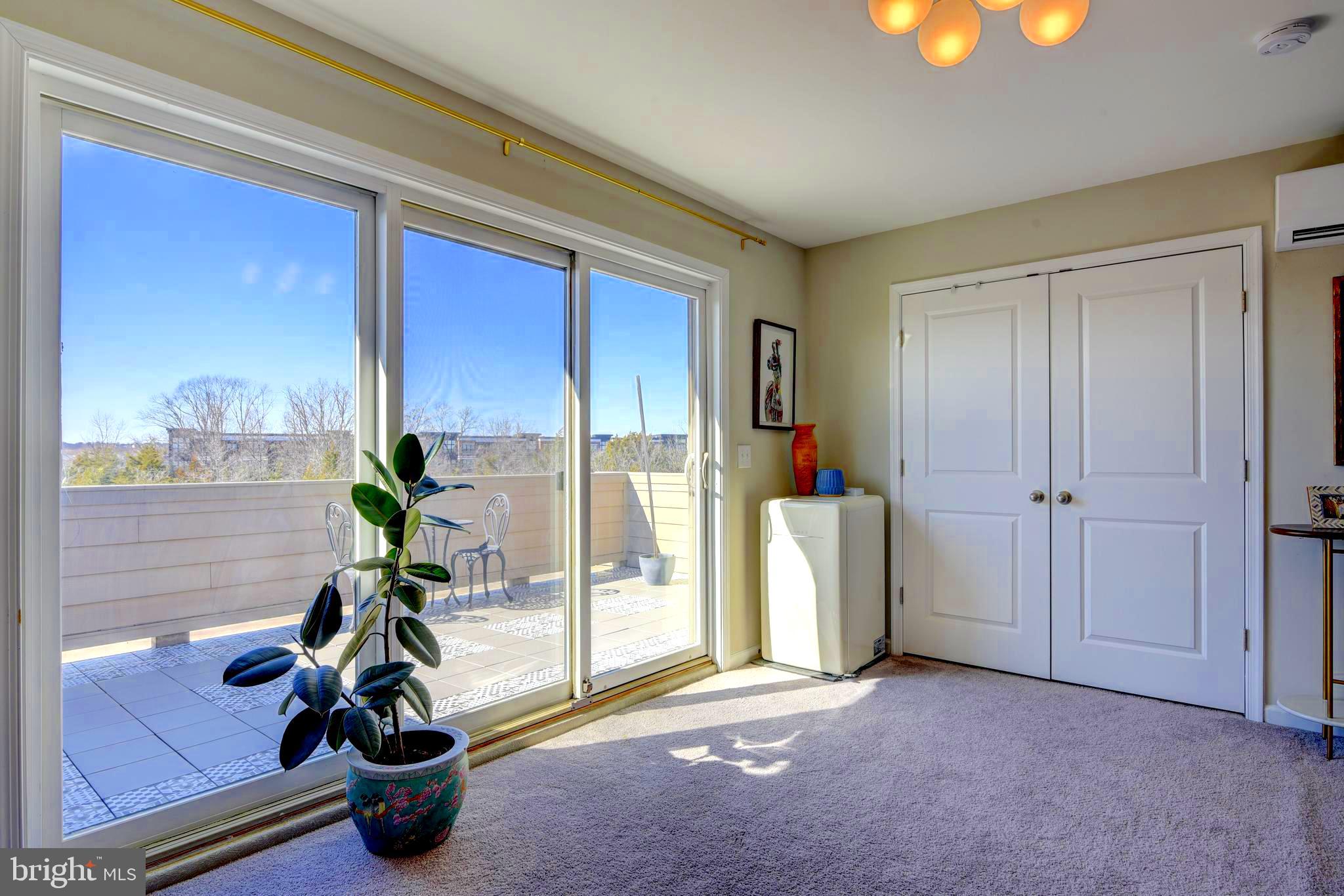 LOUDOUN PLACE - Residential Lease