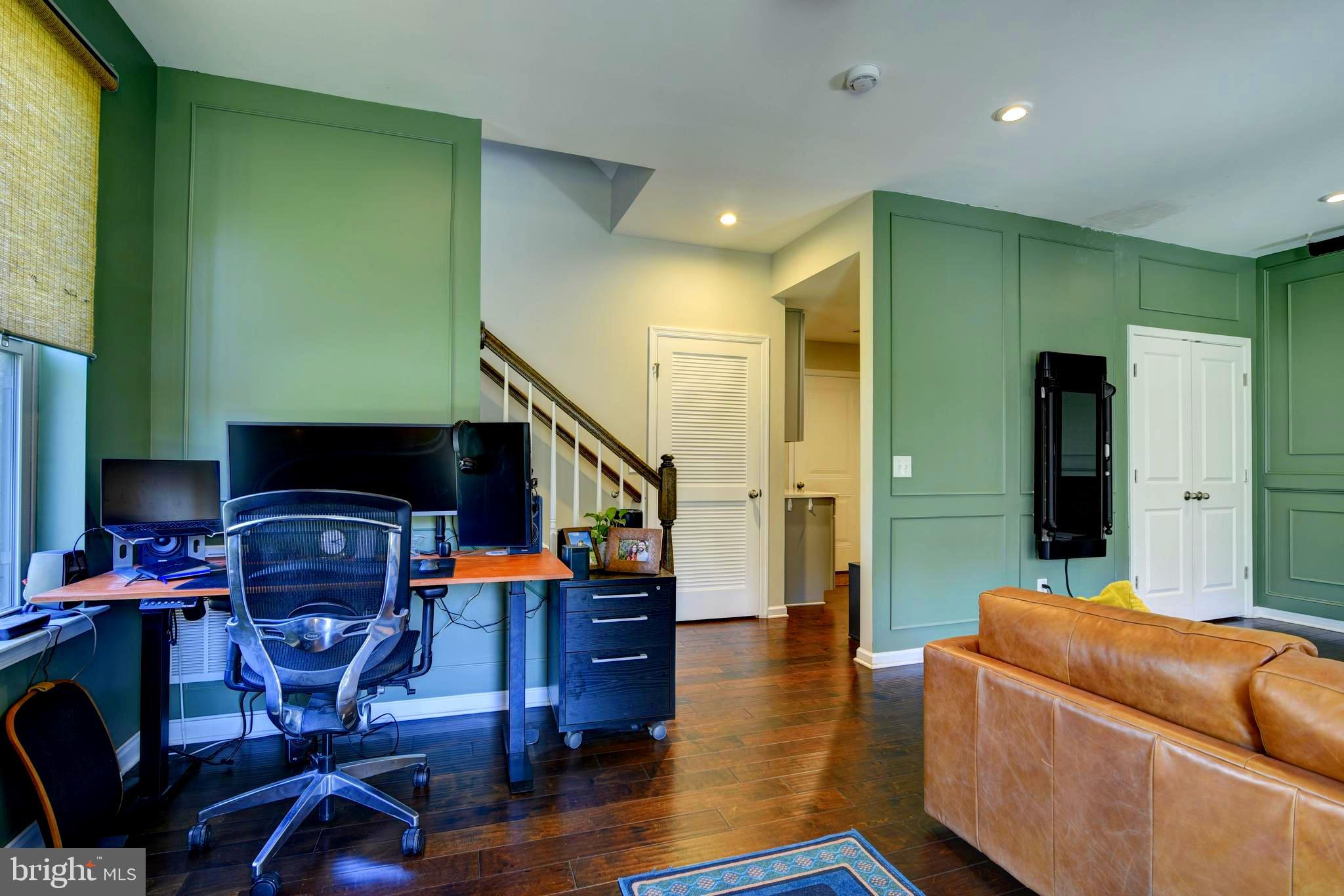 LOUDOUN PLACE - Residential Lease