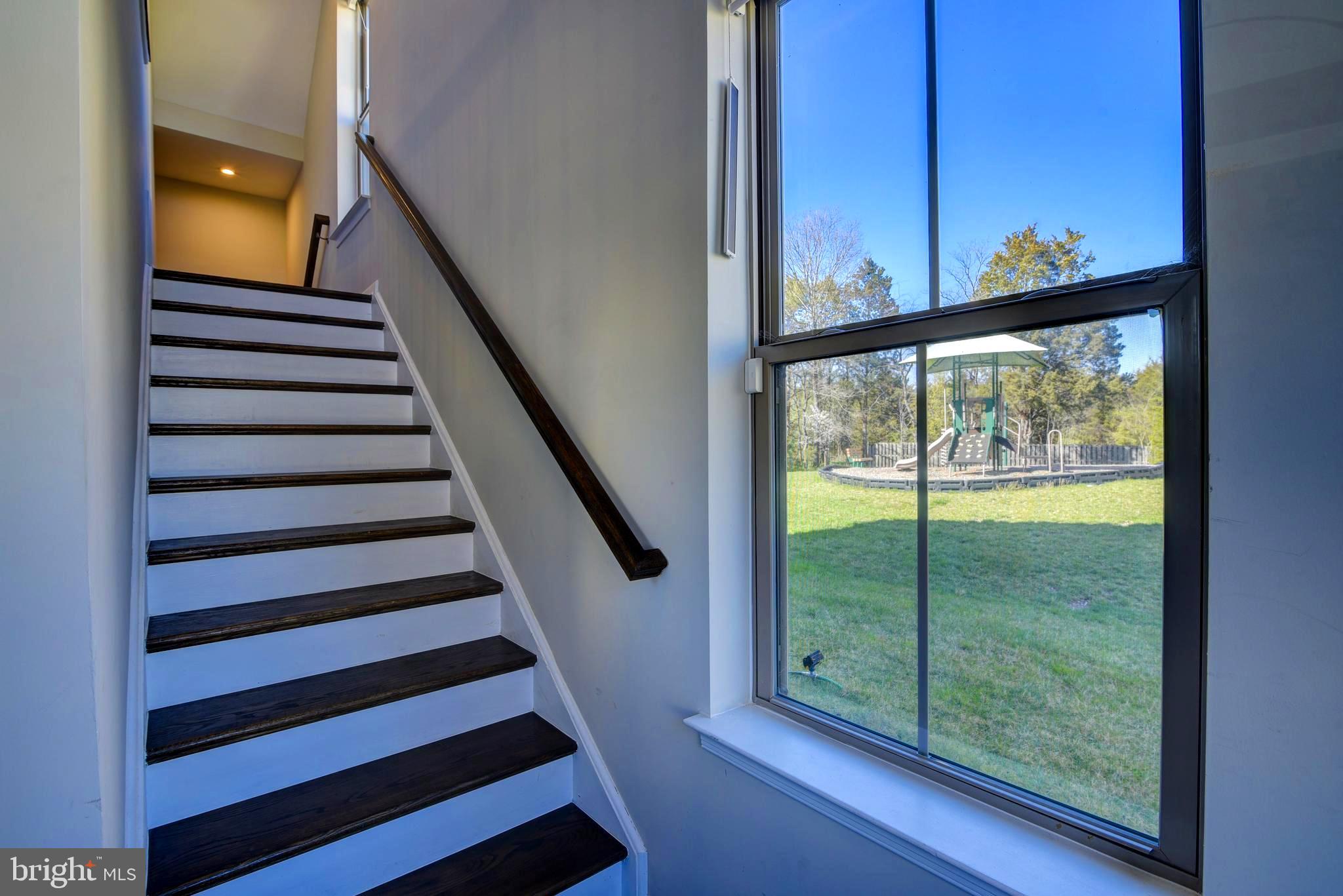 LOUDOUN PLACE - Residential Lease