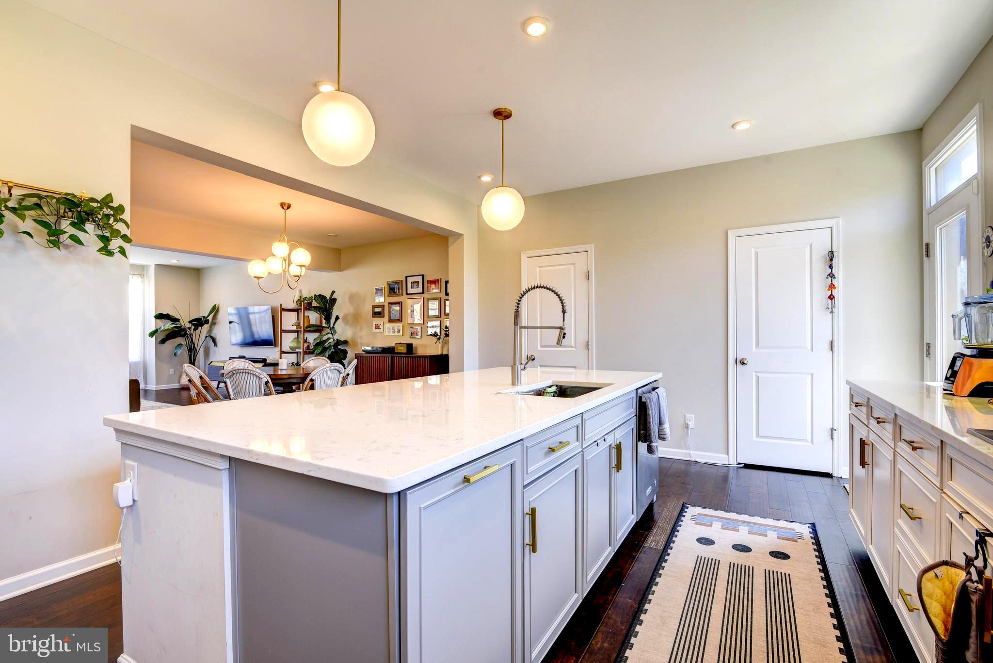 LOUDOUN PLACE - Residential Lease