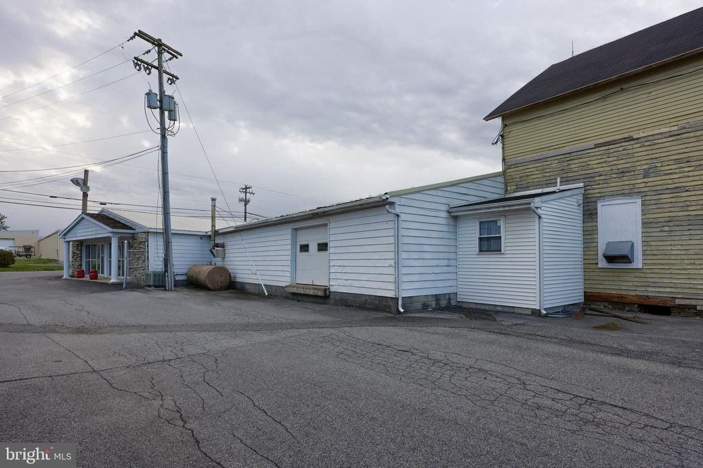 Photo of 16 Graybill Road, LEOLA, PA 17540 (MLS # PALA2066618)