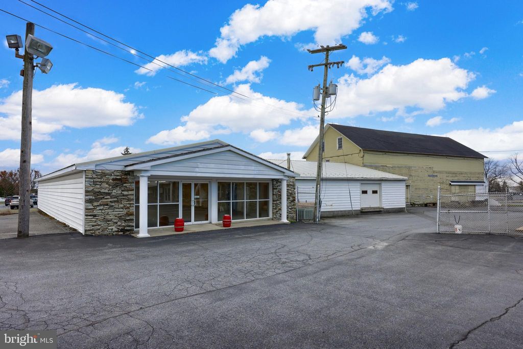 Photo of 16 Graybill Road, LEOLA, PA 17540 (MLS # PALA2066618)
