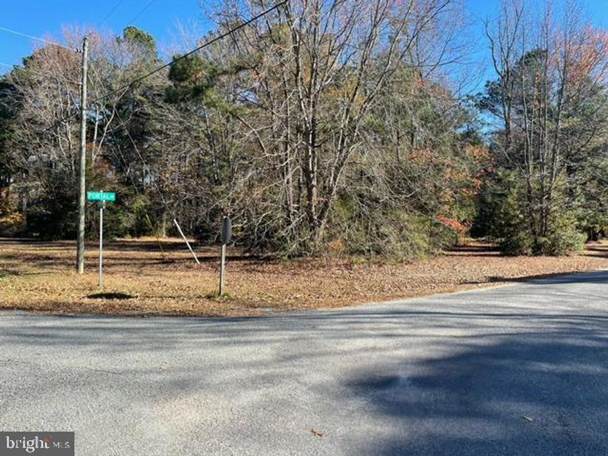 Price Improvement! Discover the charm of the Northern Neck and build your dream home, or your weekend getaway on this spacious, corner level lot! Located close to one of two community boat ramps for easy access to the water, bring your boat, kayaks, and paddleboards and enjoy the outdoors! If gazing at the water is more of your thing, enjoy any of the four sand beaches within the community.  The Cabin Point/Glebe Harbor community also boasts a community pool, tennis courts, playground, clubhouse, boat storage and more!  Public water and sewer hookup available.  Breezeline high speed internet available. Short term rentals allowed.