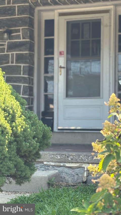 Townhouse For Rent - 123 S Eagle Road<br/> Delaware County, HAVERTOWN, PA 19083