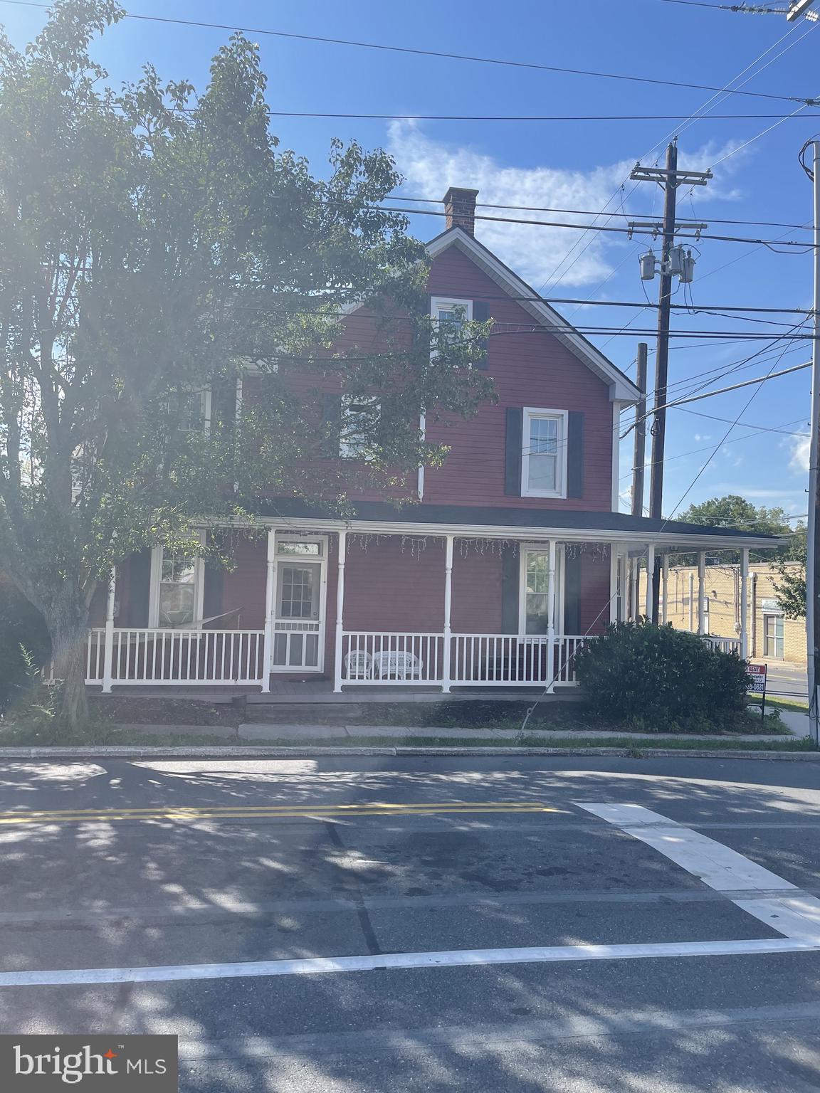 300 W MIDDLE STREET