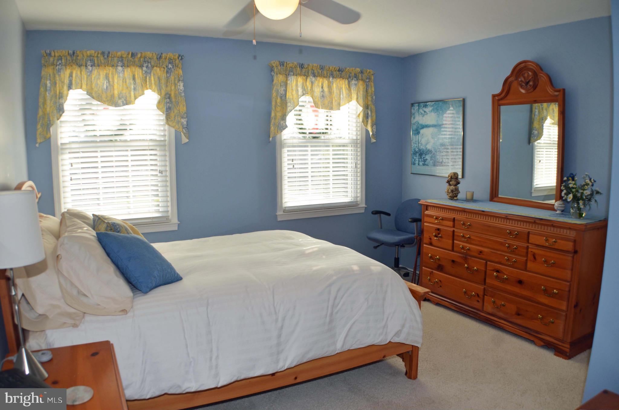 FOX MILL ESTATES - Residential