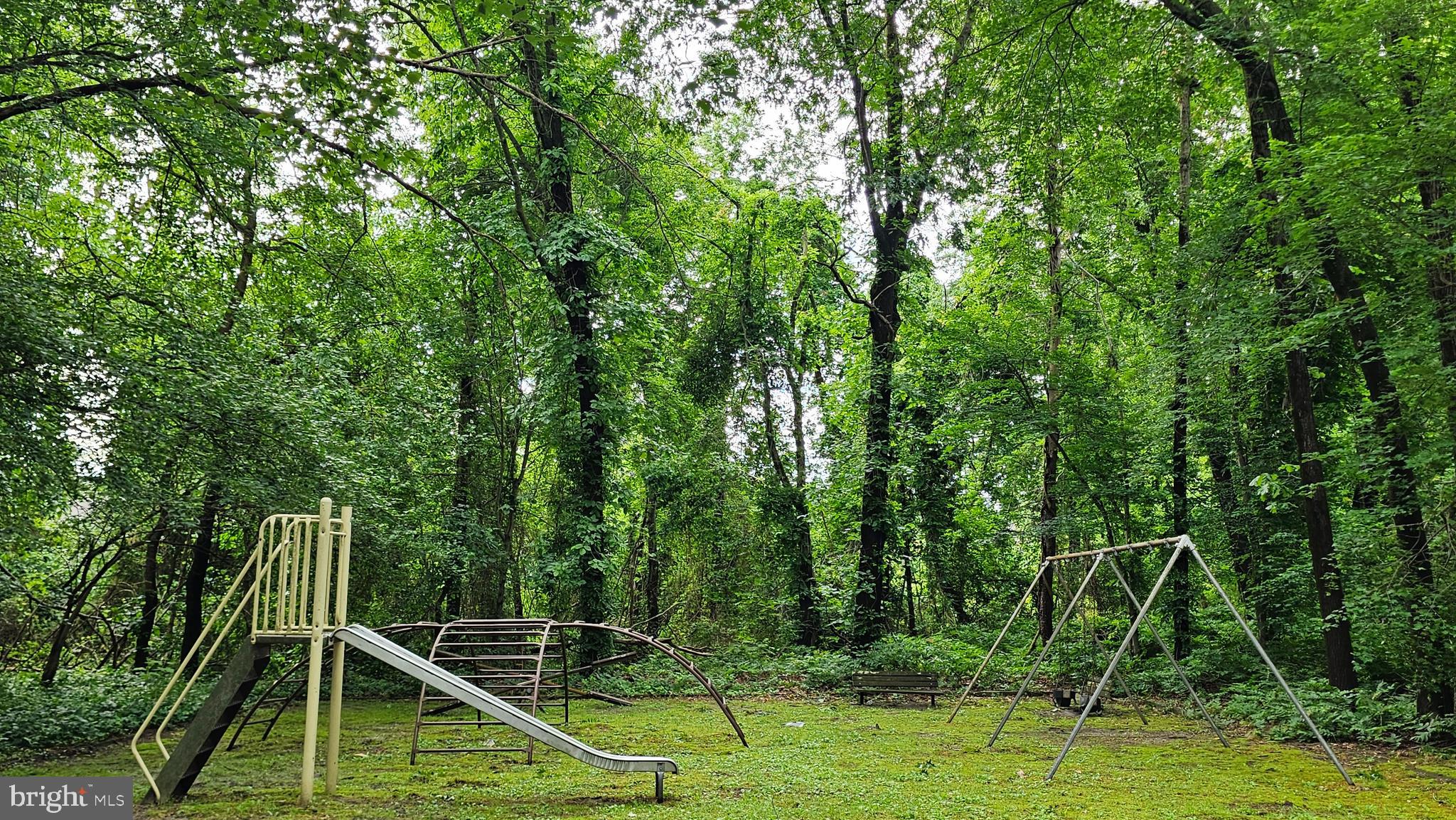 1009 BROMLEY ESTATES
