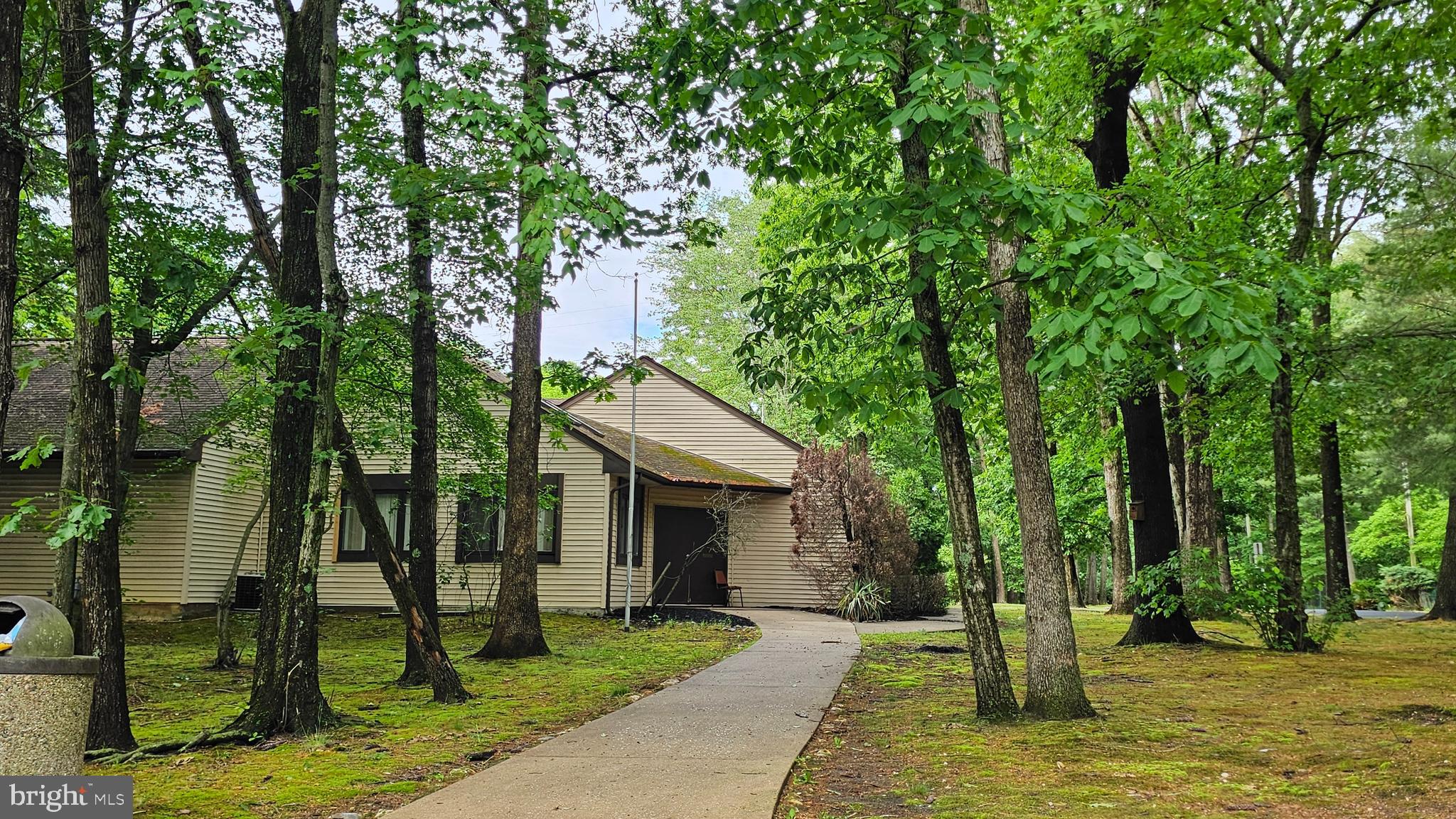 1009 BROMLEY ESTATES