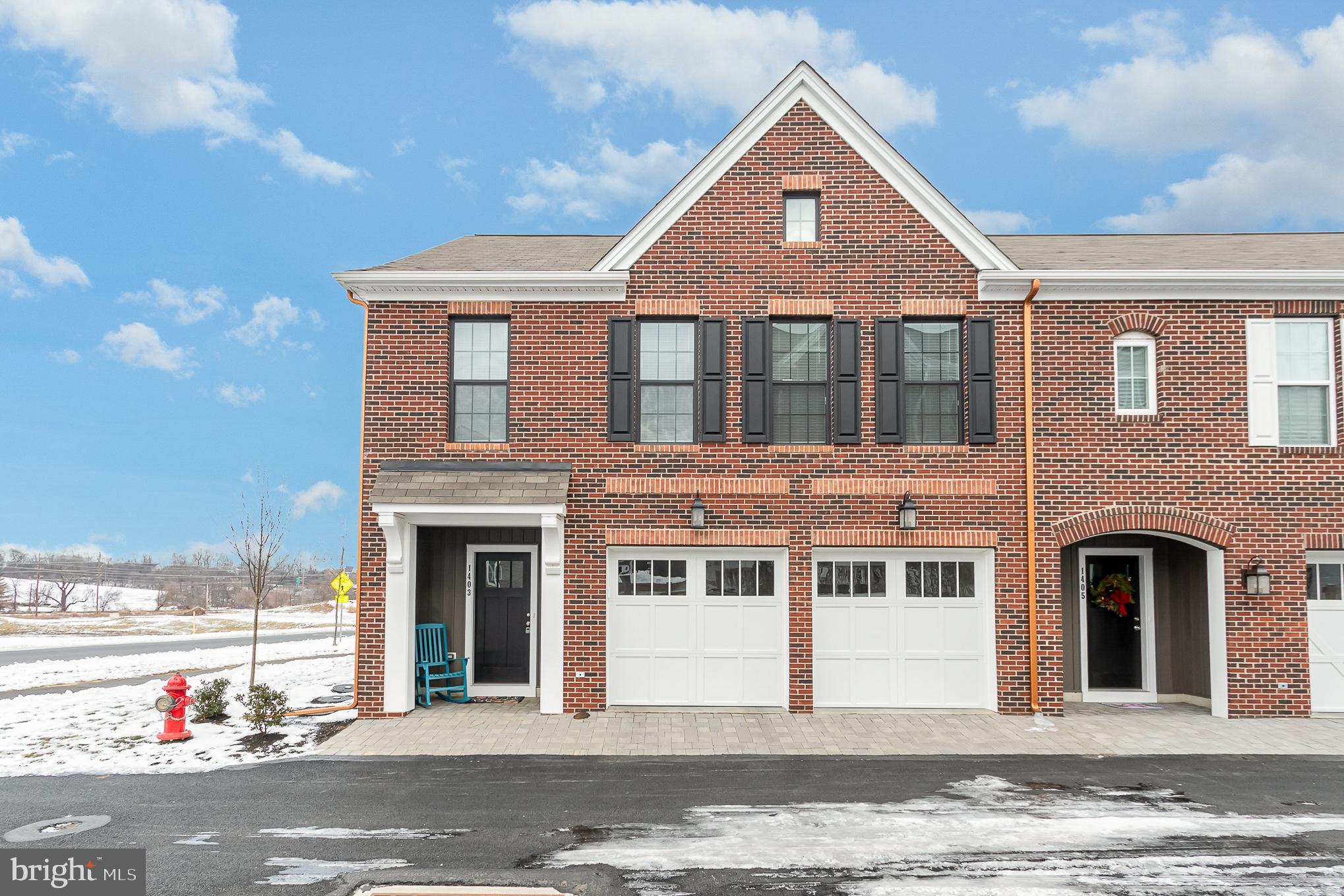 You may not want to miss out on this newly built luxury end unit townhouse, the perfect place to call home. The HOA takes care of snow removal, lawn service, fixing the roofs and all of the infrastructure. Additionally, you have at no extra charge, access to the Arcona Strand, 24/7 fitness center and everything else at the square, just a short walk away. Discussions are in the works of putting in a swimming pool.
Come take a look and imagine what your life would look like after settling into this beauty!