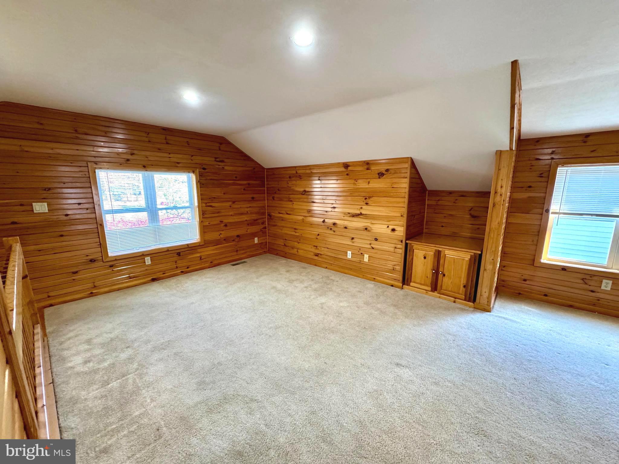 WOODYCREST - Residential