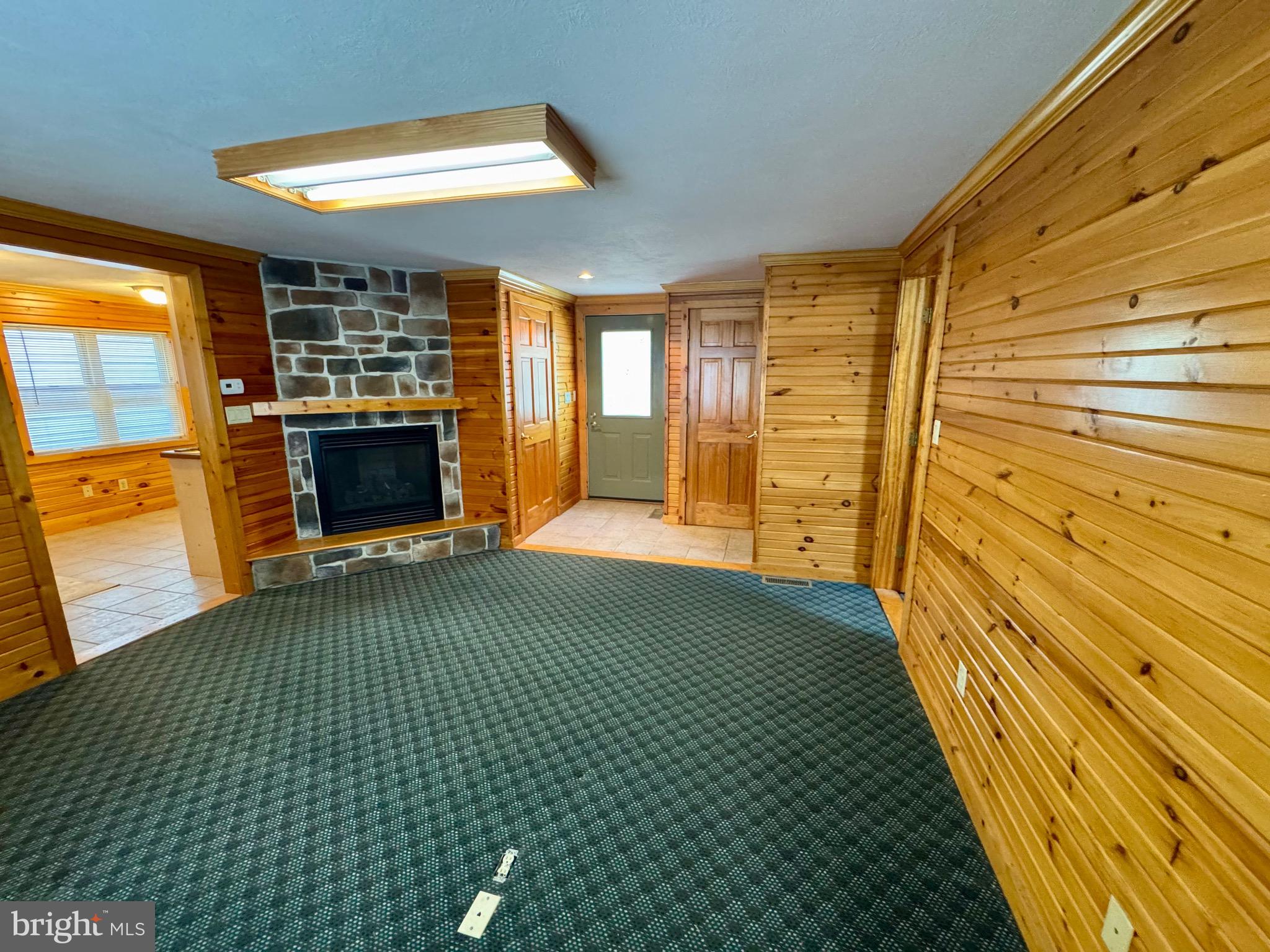 WOODYCREST - Residential